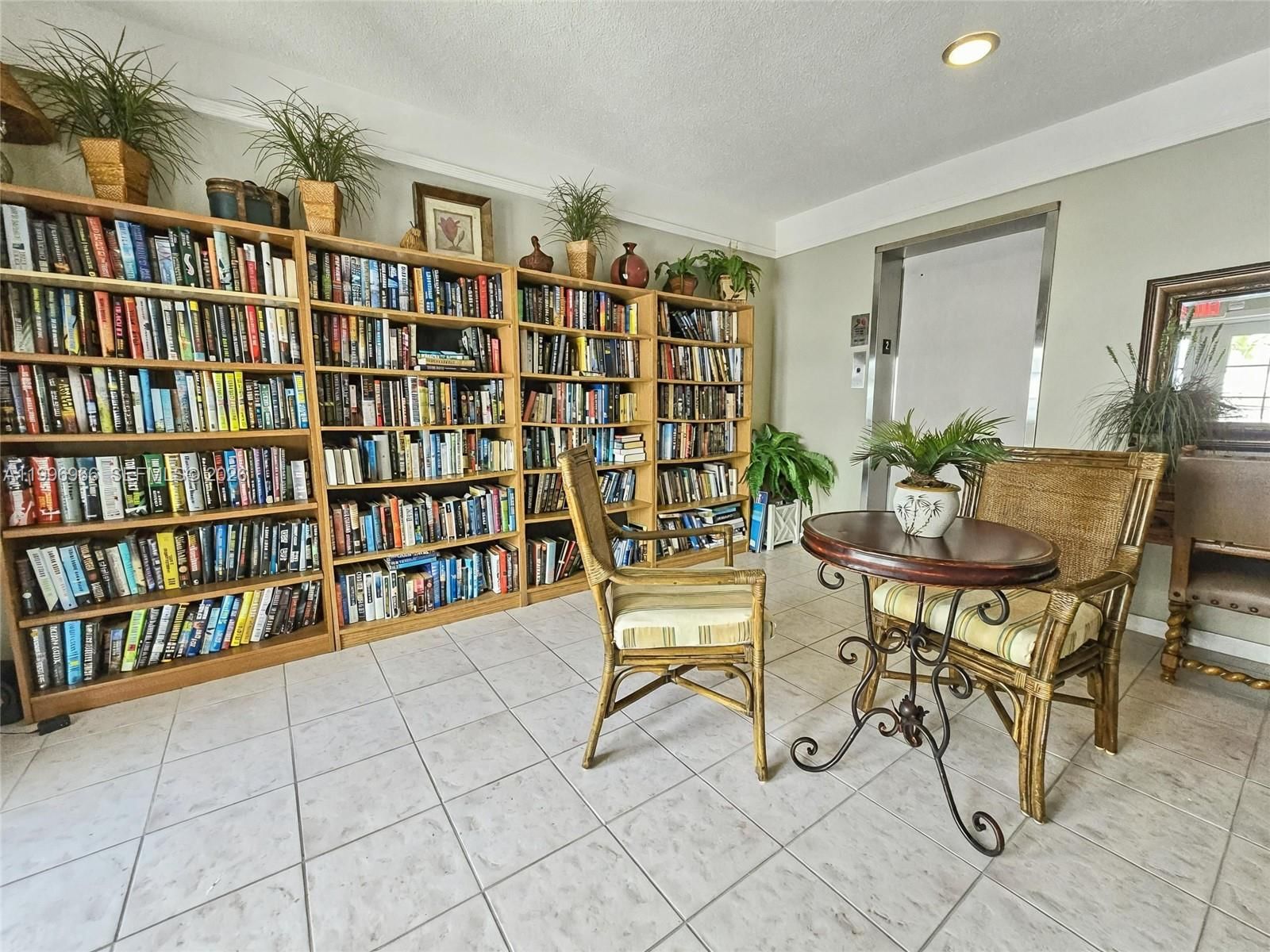 Real estate property located at 3050 48th St #210, Broward, Windsor Condo, Fort Lauderdale, FL