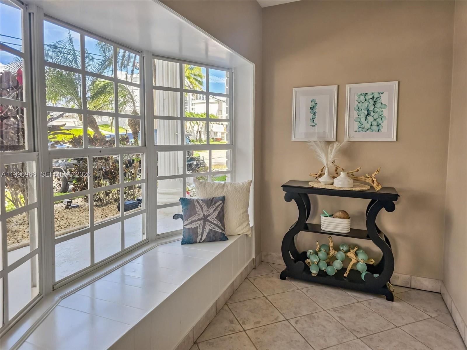 Real estate property located at 3050 48th St #210, Broward, Windsor Condo, Fort Lauderdale, FL