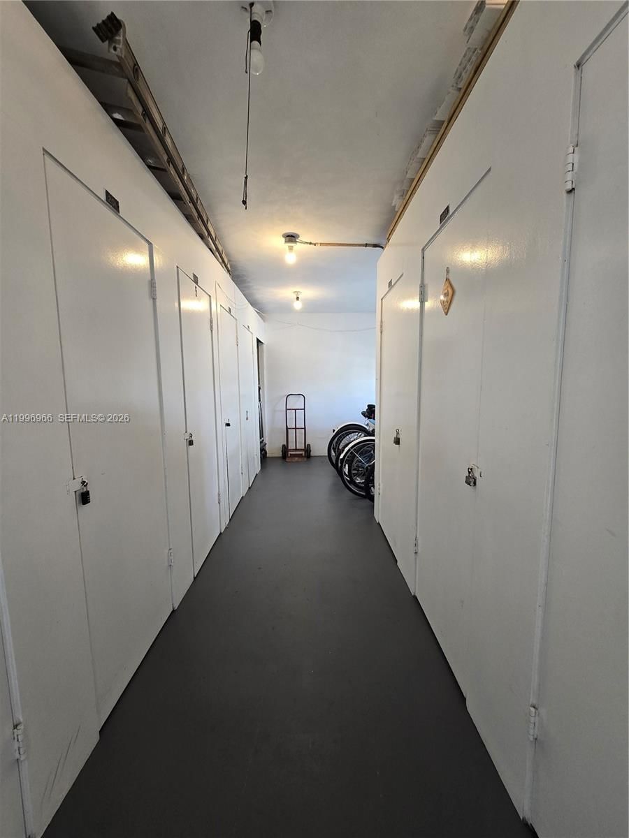 Real estate property located at 3050 48th St #210, Broward, Windsor Condo, Fort Lauderdale, FL