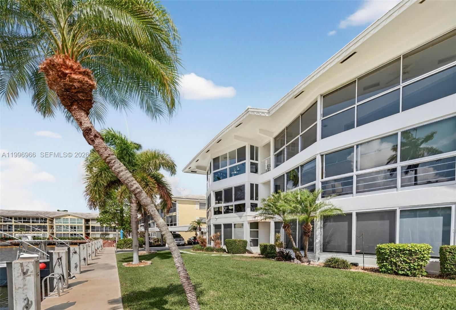 Real estate property located at 3050 48th St #210, Broward, Windsor Condo, Fort Lauderdale, FL