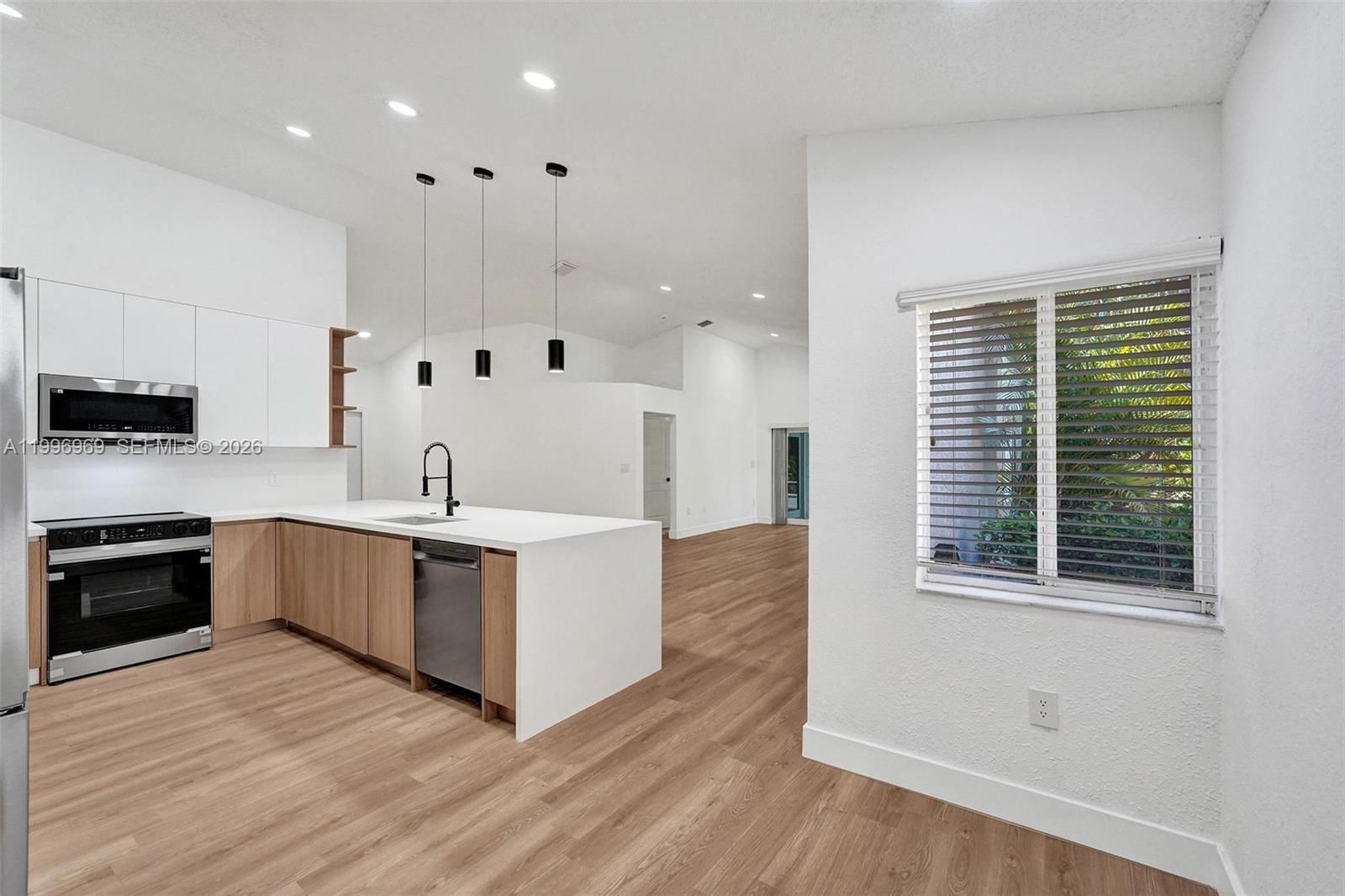 Real estate property located at 10153 3rd Ct, Broward, Sunset Cove, Plantation, FL