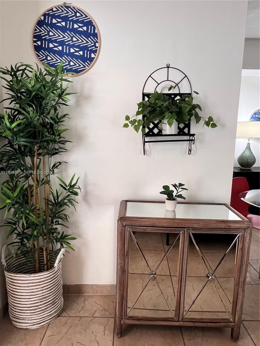 Real estate property located at 918 Ocean Dr #302, Miami-dade, 918 Ocean Condo, Miami Beach, FL