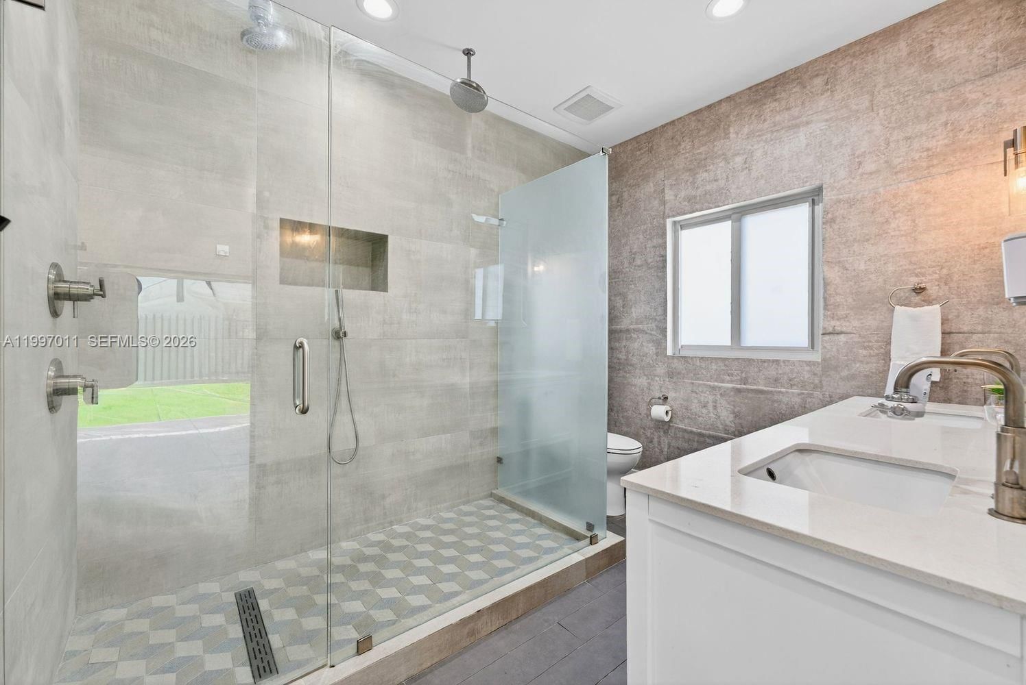 Real estate property located at 1126 16th Ct, Broward, Lauderdale Park 6-33 1/2, Fort Lauderdale, FL