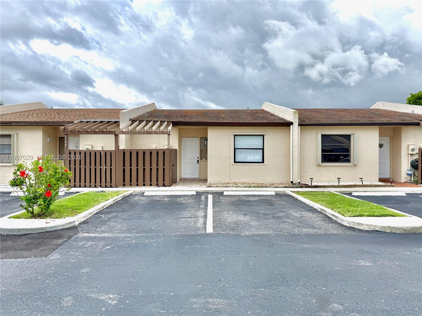 Real estate property located at 9254 18th St, Broward, Everglades Sugar & Land, Pembroke Pines, FL