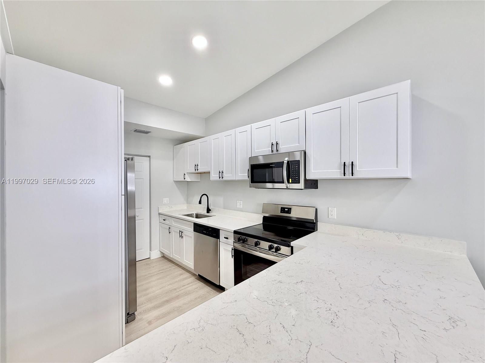 Real estate property located at 9254 18th St, Broward, Everglades Sugar & Land, Pembroke Pines, FL