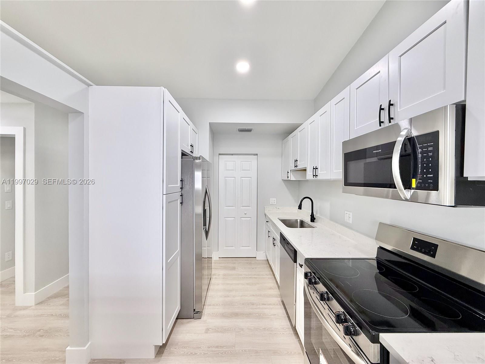 Real estate property located at 9254 18th St, Broward, Everglades Sugar & Land, Pembroke Pines, FL