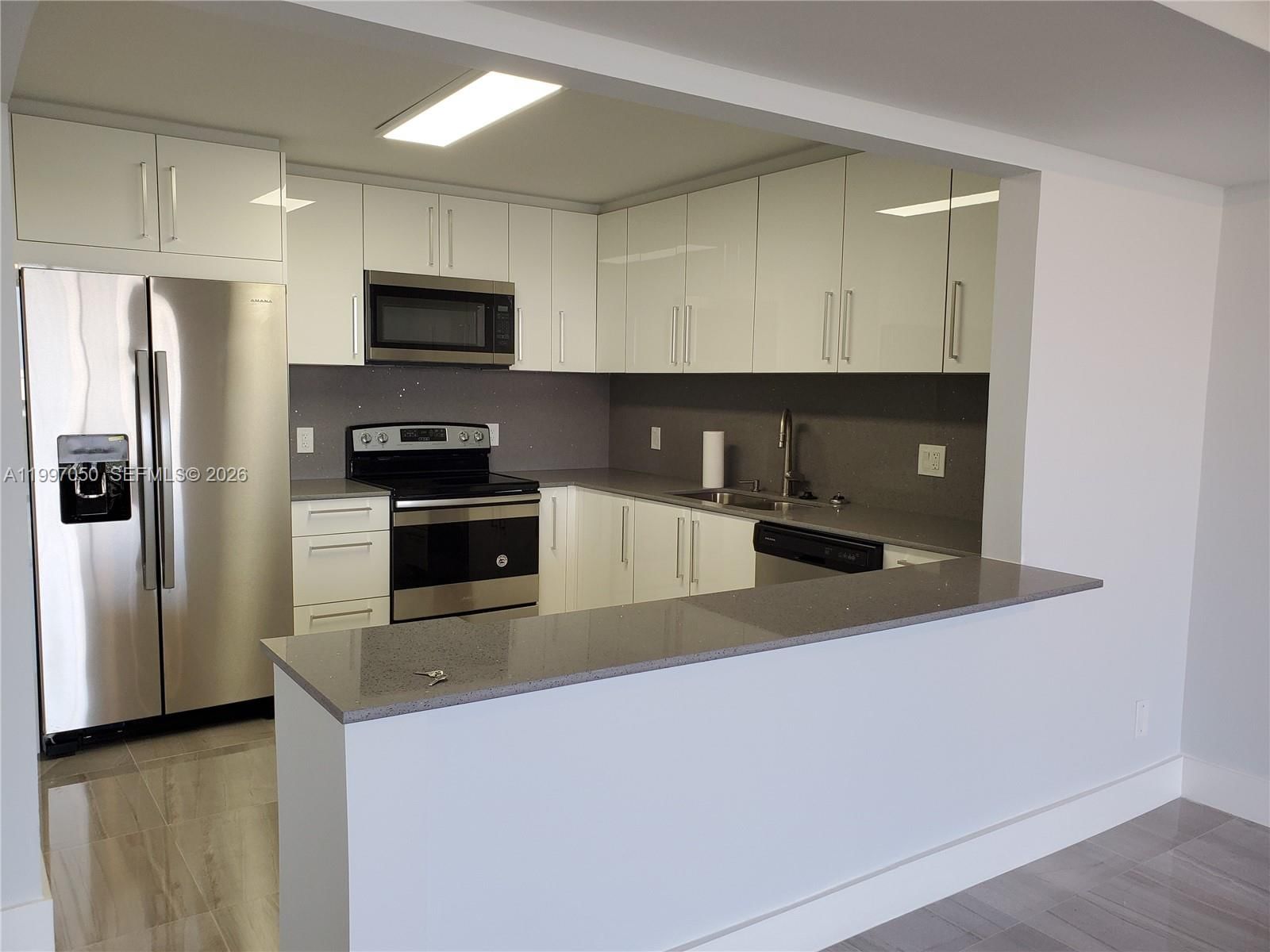 Real estate property located at 13499 Biscayne Blvd #1105, Miami-dade, Sailboat Cay Condo, North Miami, FL