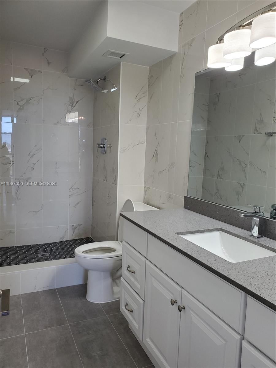 Real estate property located at 13499 Biscayne Blvd #1105, Miami-dade, Sailboat Cay Condo, North Miami, FL