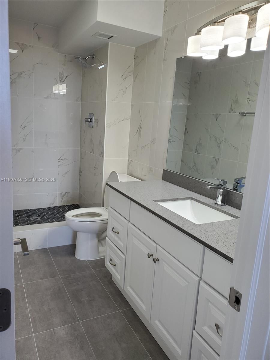 Real estate property located at 13499 Biscayne Blvd #1105, Miami-dade, Sailboat Cay Condo, North Miami, FL