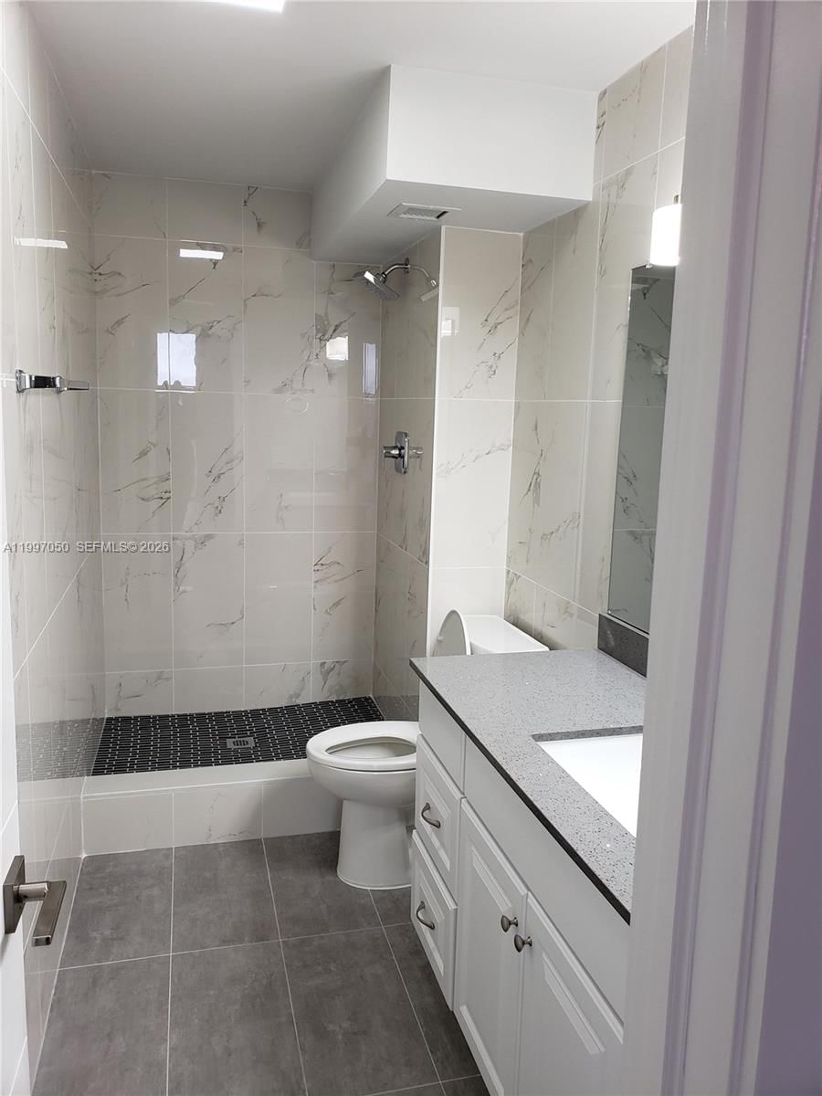 Real estate property located at 13499 Biscayne Blvd #1105, Miami-dade, Sailboat Cay Condo, North Miami, FL