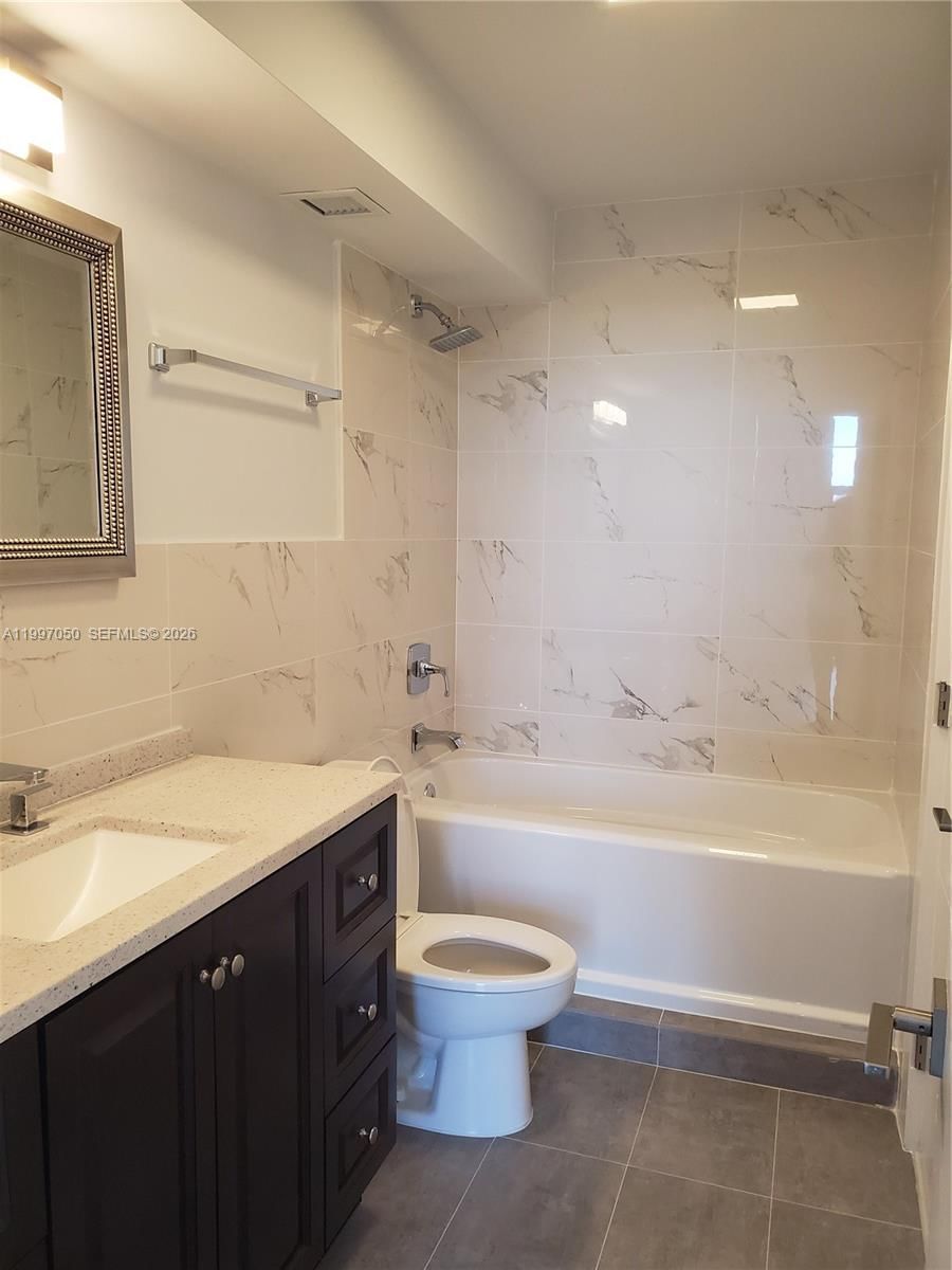 Real estate property located at 13499 Biscayne Blvd #1105, Miami-dade, Sailboat Cay Condo, North Miami, FL