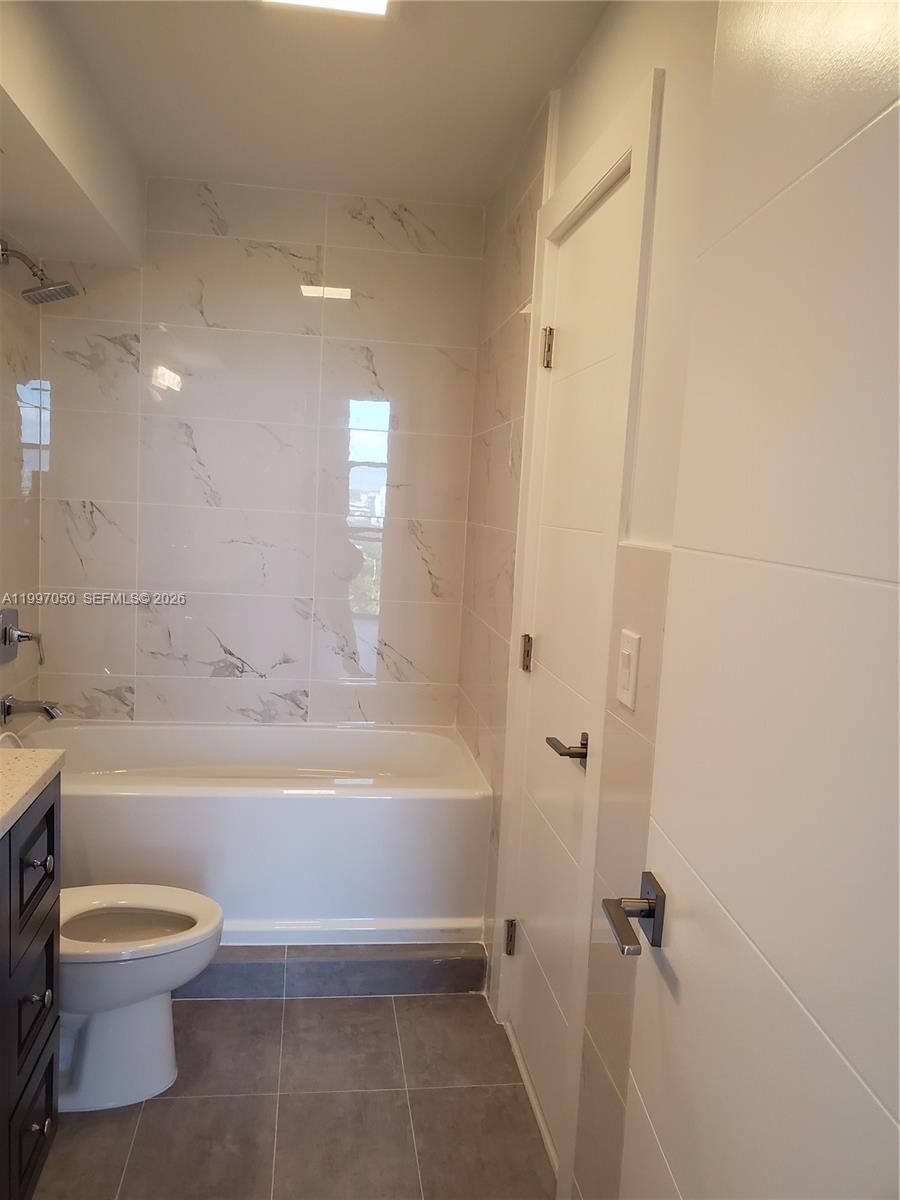 Real estate property located at 13499 Biscayne Blvd #1105, Miami-dade, Sailboat Cay Condo, North Miami, FL