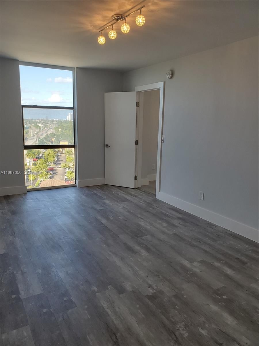 Real estate property located at 13499 Biscayne Blvd #1105, Miami-dade, Sailboat Cay Condo, North Miami, FL