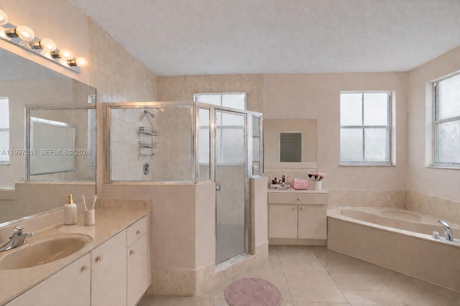 Real estate property located at 8968 180th Ter, Miami-dade, Century Gardens, Hialeah, FL