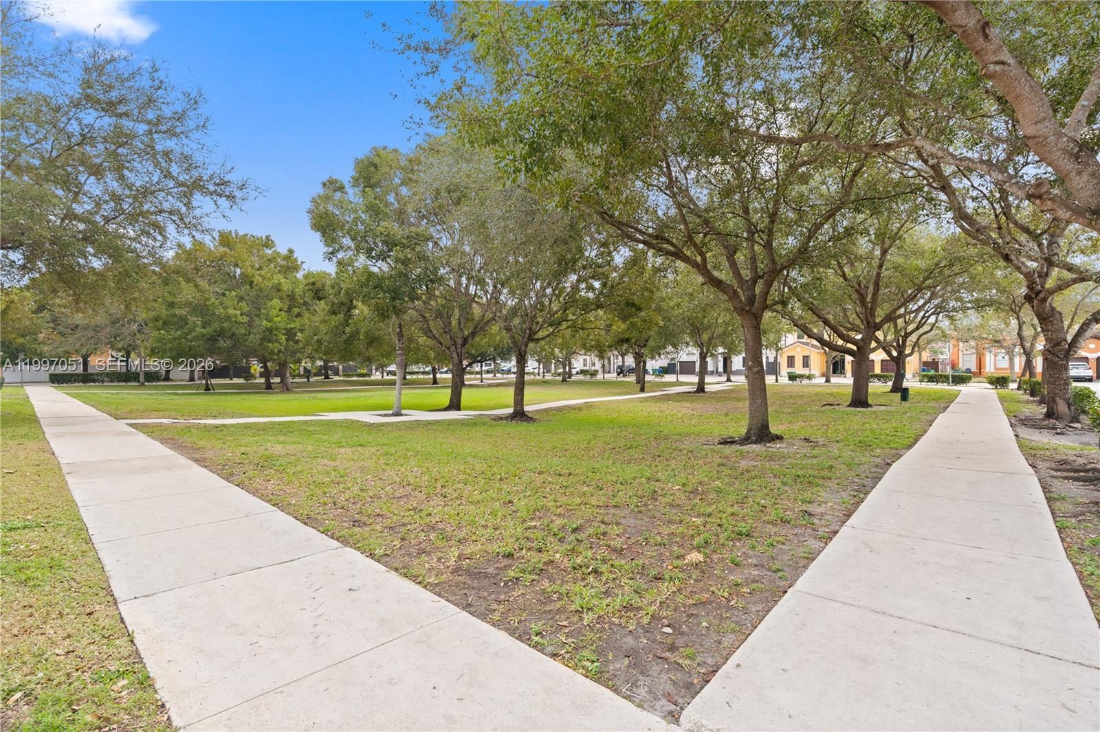 Real estate property located at 8968 180th Ter, Miami-dade, Century Gardens, Hialeah, FL