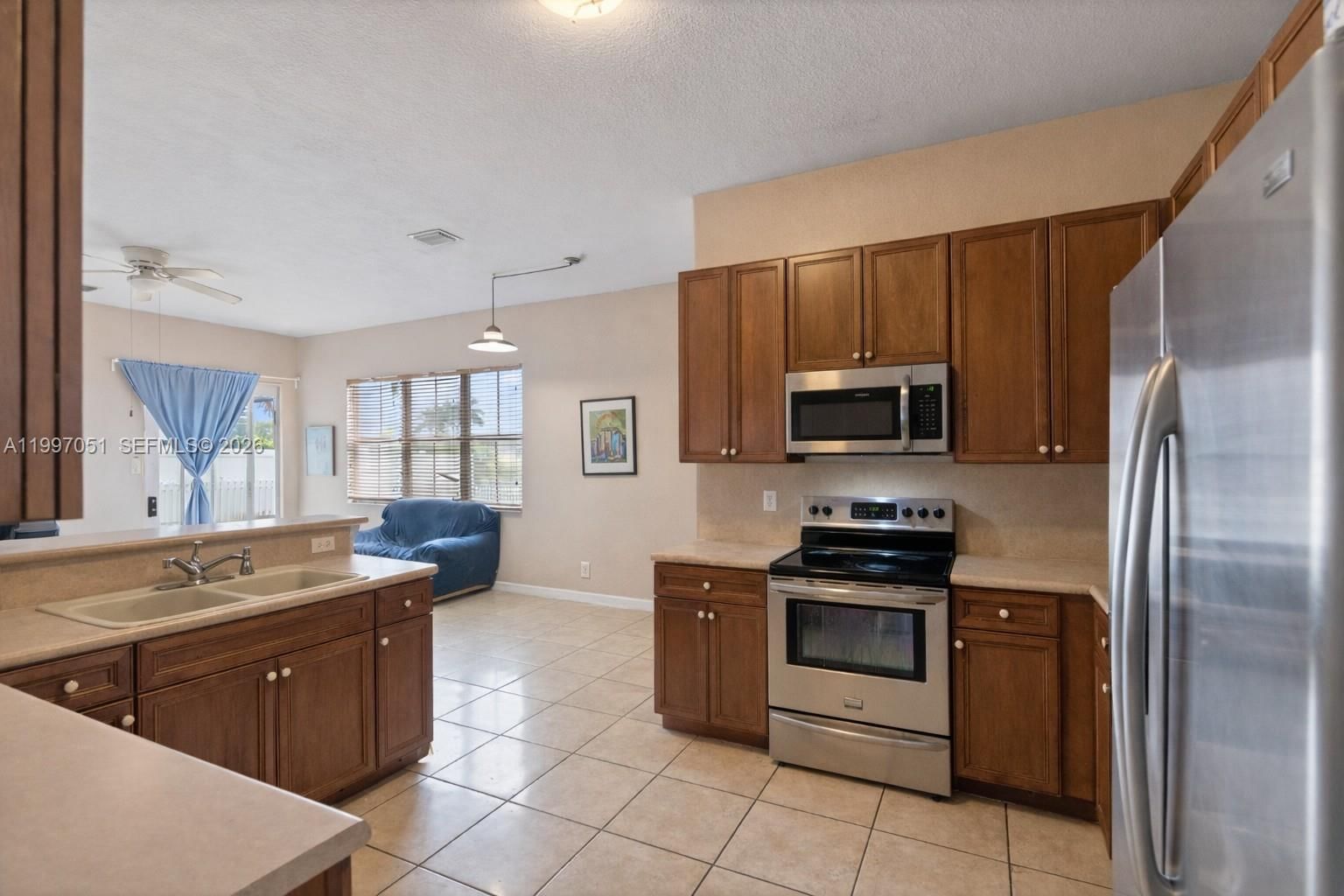 Real estate property located at 8968 180th Ter, Miami-dade, Century Gardens, Hialeah, FL