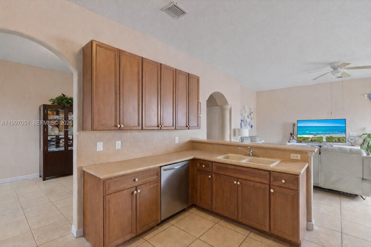 Real estate property located at 8968 180th Ter, Miami-dade, Century Gardens, Hialeah, FL