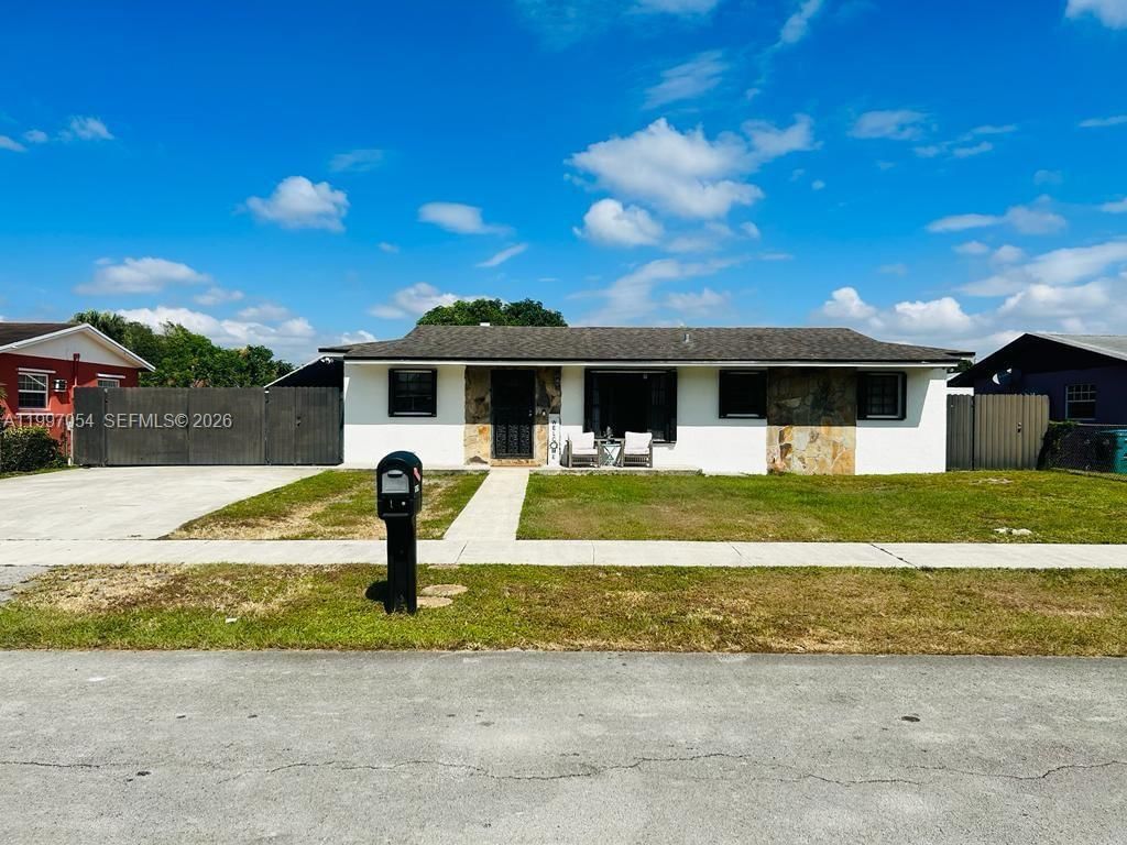 Real estate property located at 3763 204th St, Miami-dade, 4th Addn To Starlight, Miami Gardens, FL