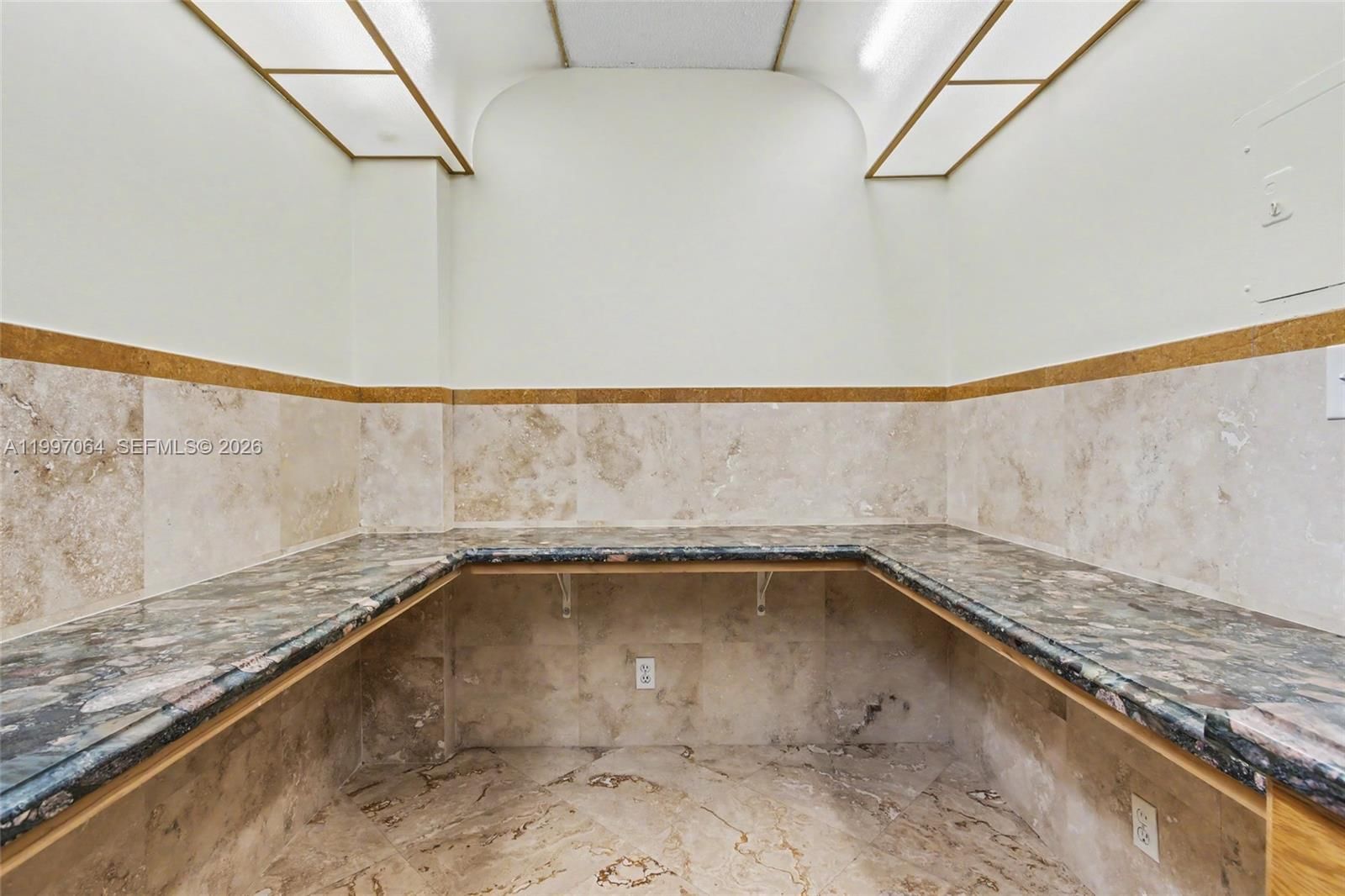 Real estate property located at 4200 Hillcrest Dr #408, Broward, Hillcrest East No 24 Cond, Hollywood, FL