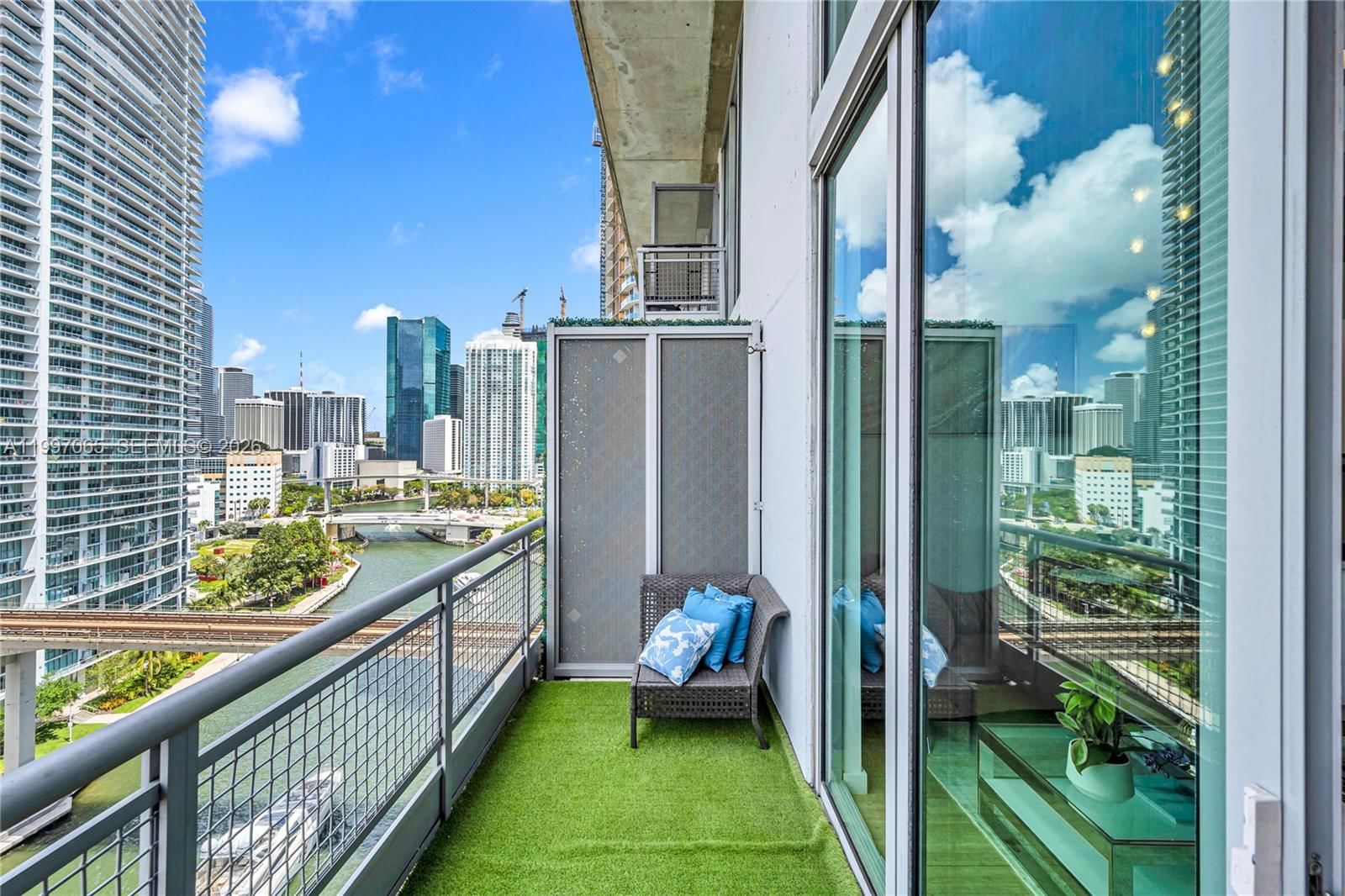 Real estate property located at 690 1st Ct #1709, Miami-dade, Neo Vertika Condo, Miami, FL