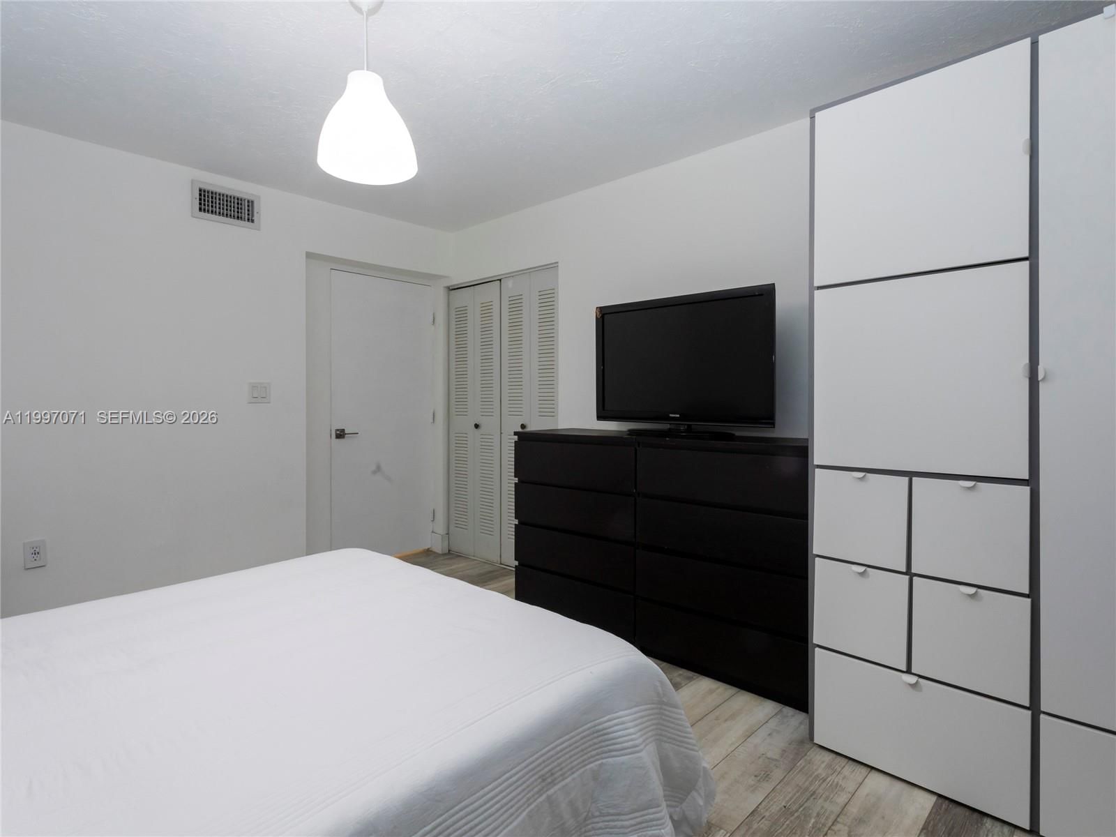 Real estate property located at 11722 107th Ter, Miami-dade, The Missions, Miami, FL