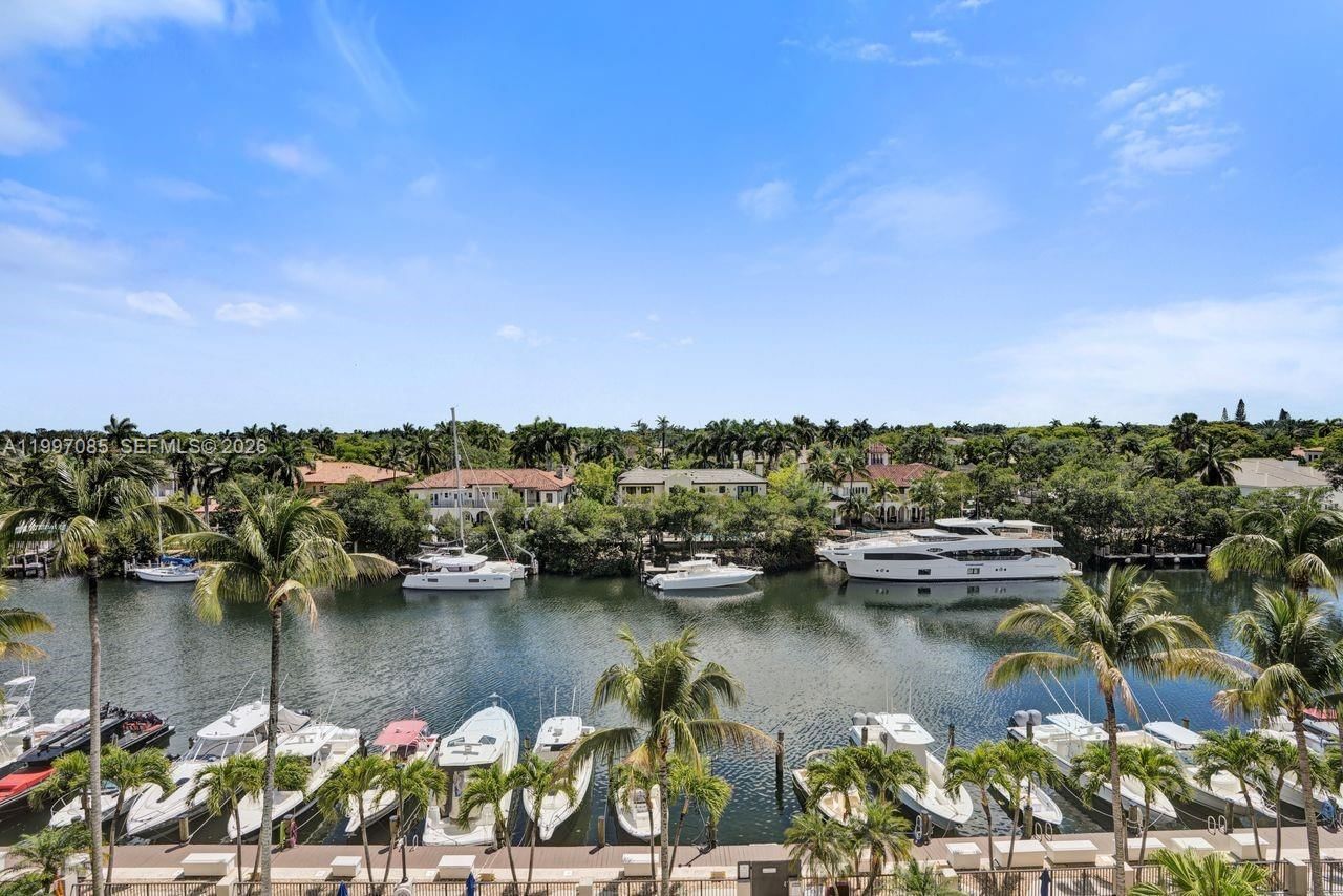 Real estate property located at 90 Edgewater Dr #625, Miami-dade, Gables Waterway Towers Co, Coral Gables, FL