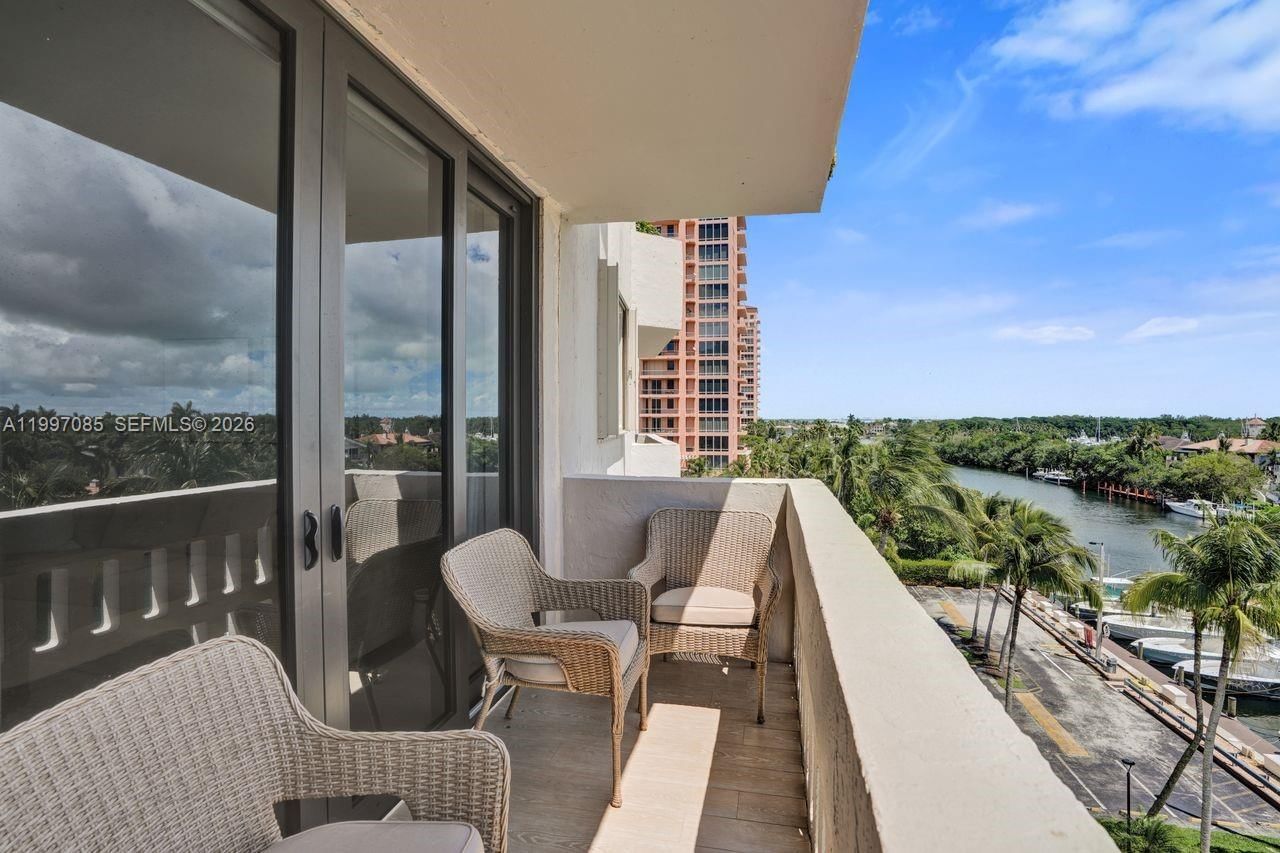 Real estate property located at 90 Edgewater Dr #625, Miami-dade, Gables Waterway Towers Co, Coral Gables, FL