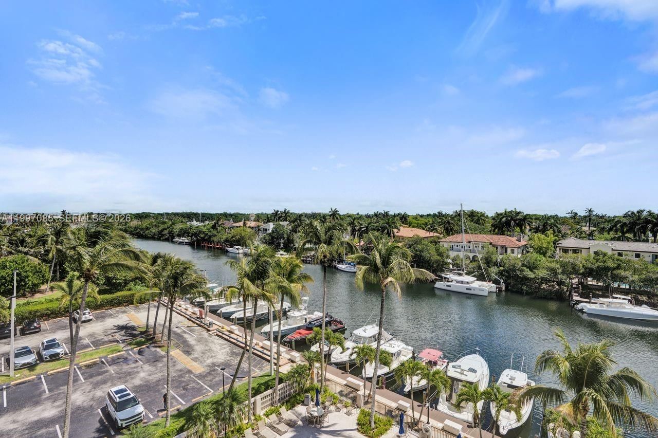 Real estate property located at 90 Edgewater Dr #625, Miami-dade, Gables Waterway Towers Co, Coral Gables, FL