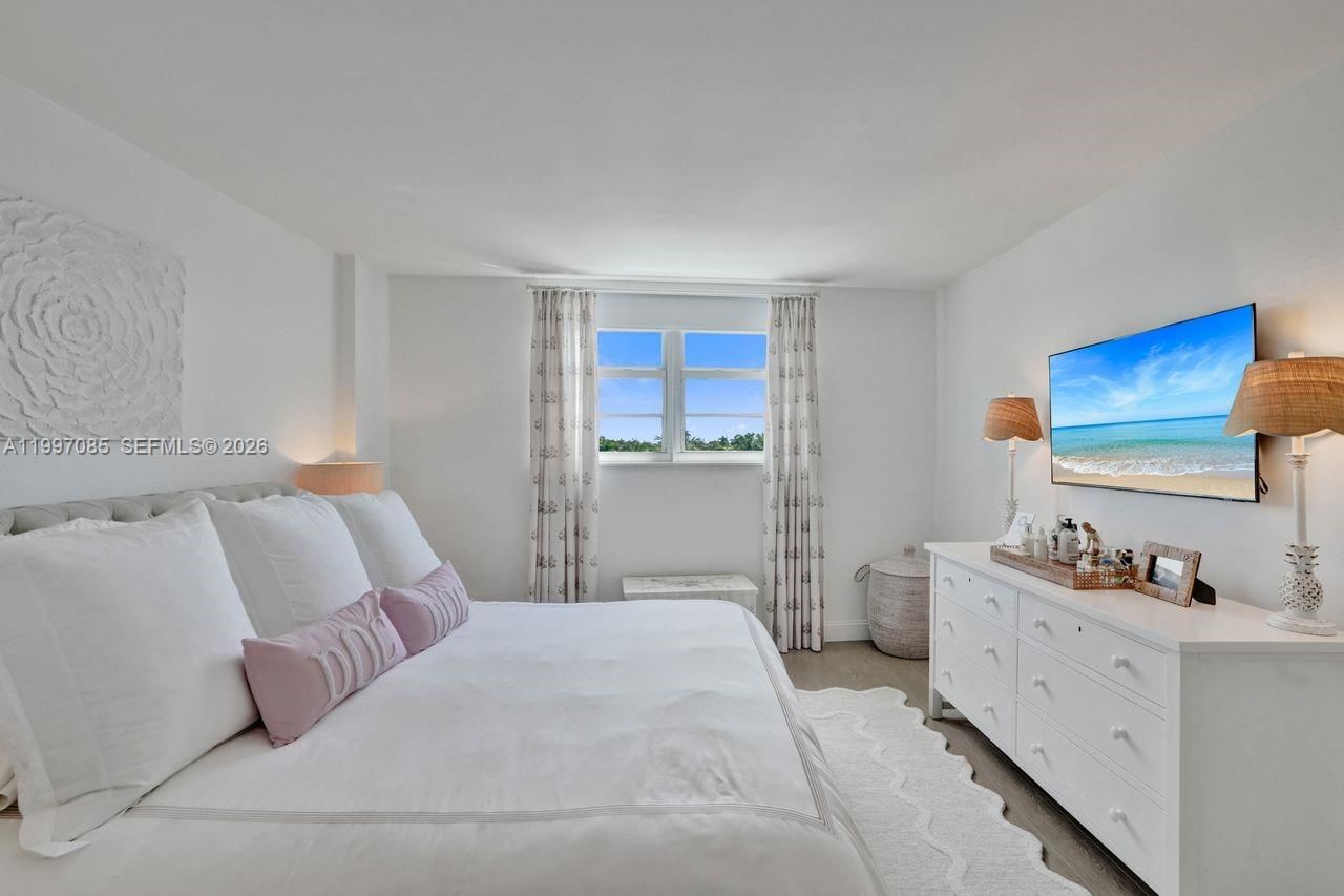 Real estate property located at 90 Edgewater Dr #625, Miami-dade, Gables Waterway Towers Co, Coral Gables, FL