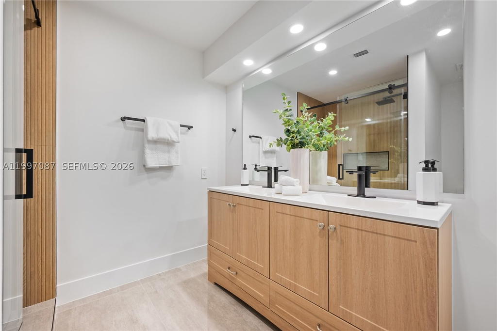 Real estate property located at 1405 Lenox Ave, Miami-dade, Ocean Beach Addn No 3, Miami Beach, FL