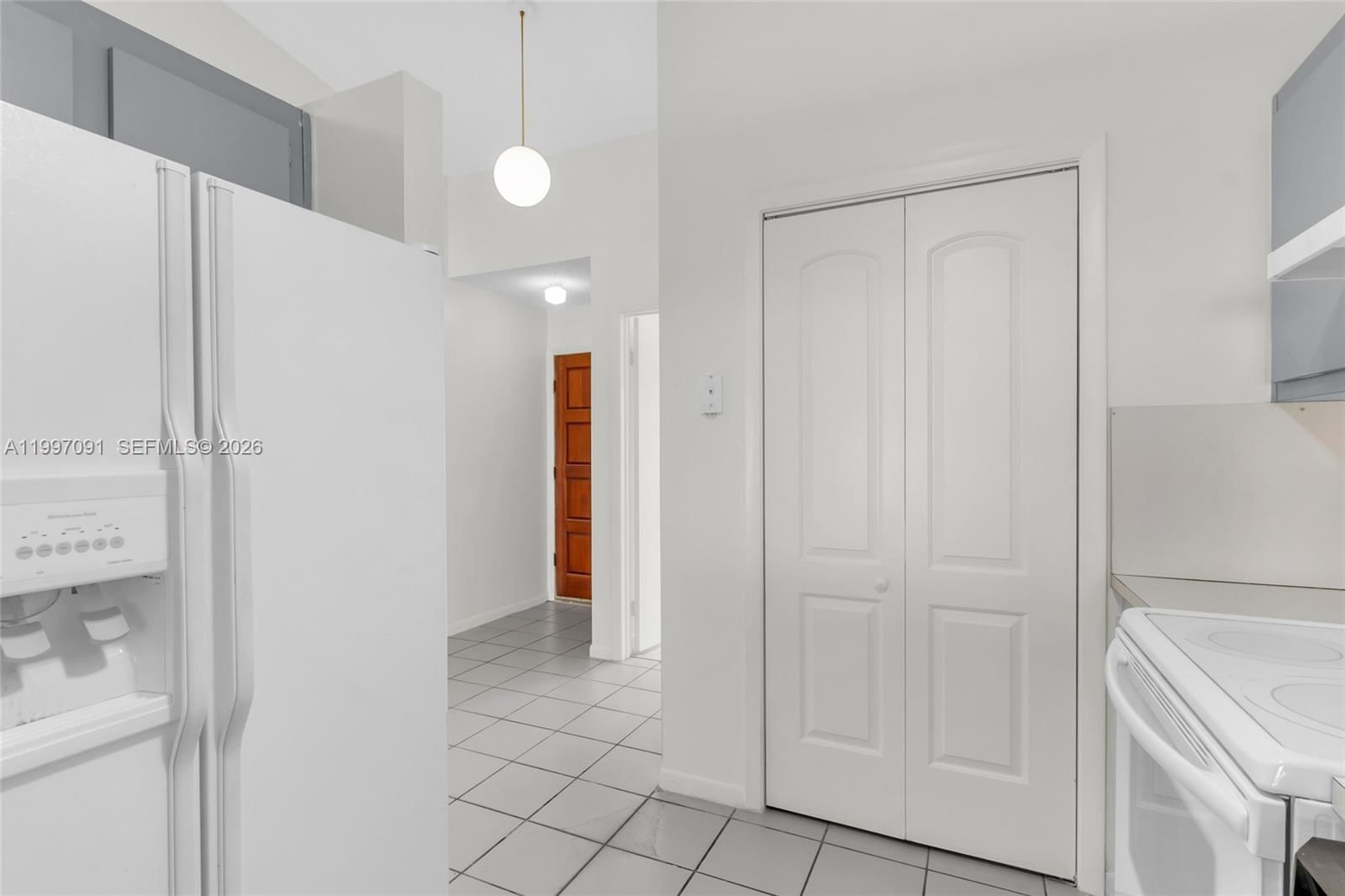 Real estate property located at 6323 147th Place Cir, Miami-dade, Somerset Villas, Miami, FL