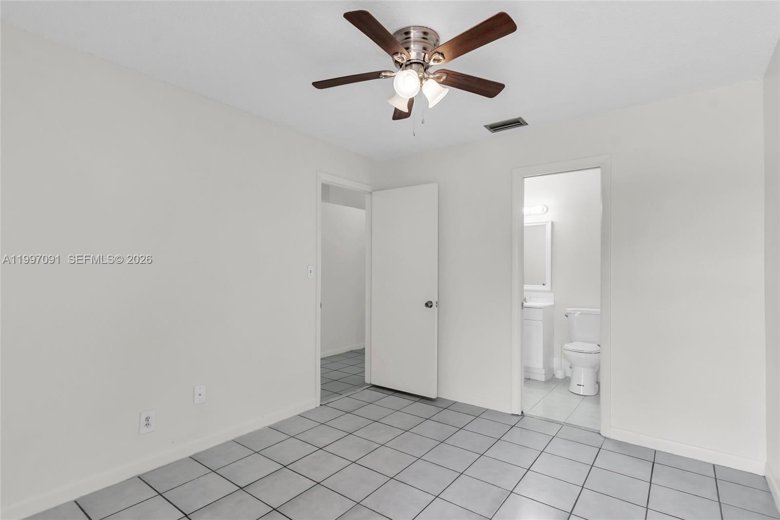 Real estate property located at 6323 147th Place Cir, Miami-dade, Somerset Villas, Miami, FL