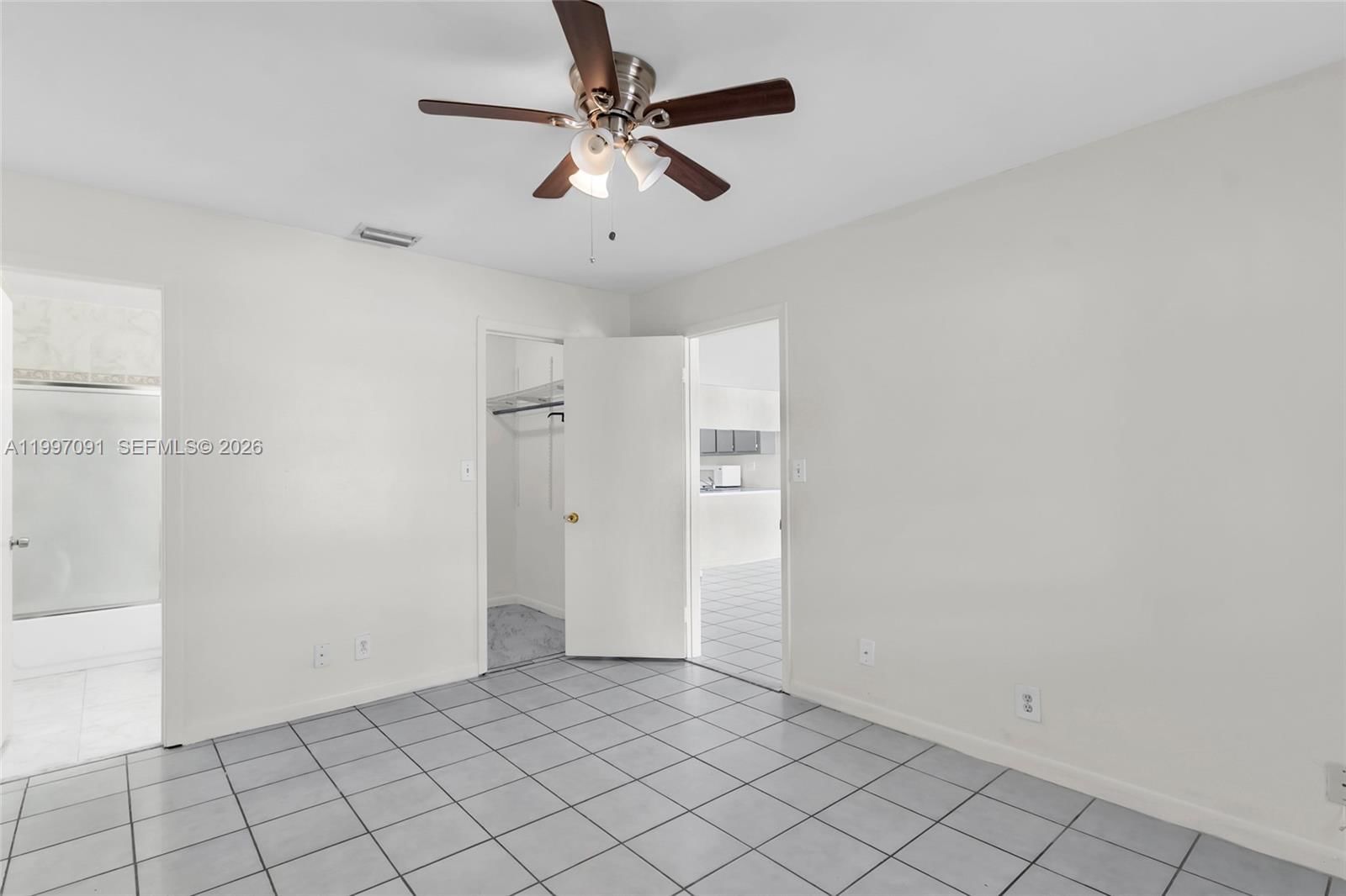 Real estate property located at 6323 147th Place Cir, Miami-dade, Somerset Villas, Miami, FL