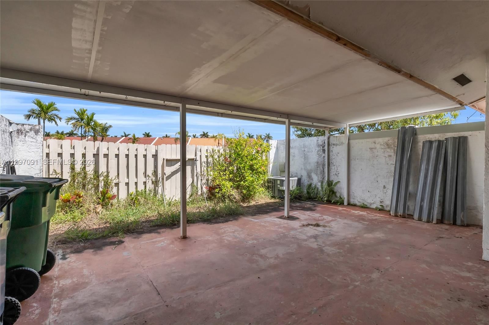 Real estate property located at 6323 147th Place Cir, Miami-dade, Somerset Villas, Miami, FL