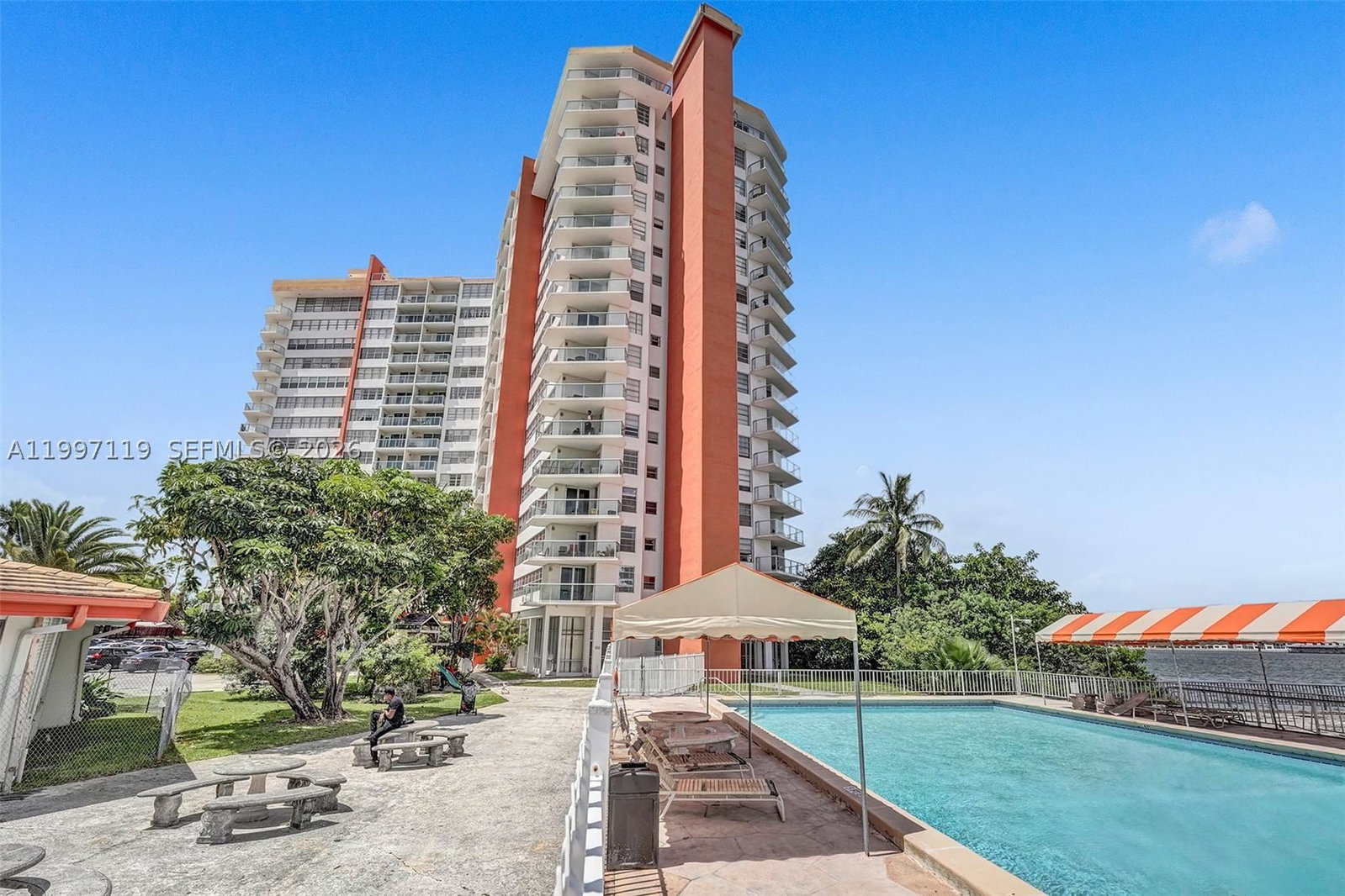 Real estate property located at 1351 Miami Gardens Dr #926E, Miami-dade, Buckley Towers Condo - Ea, Miami, FL