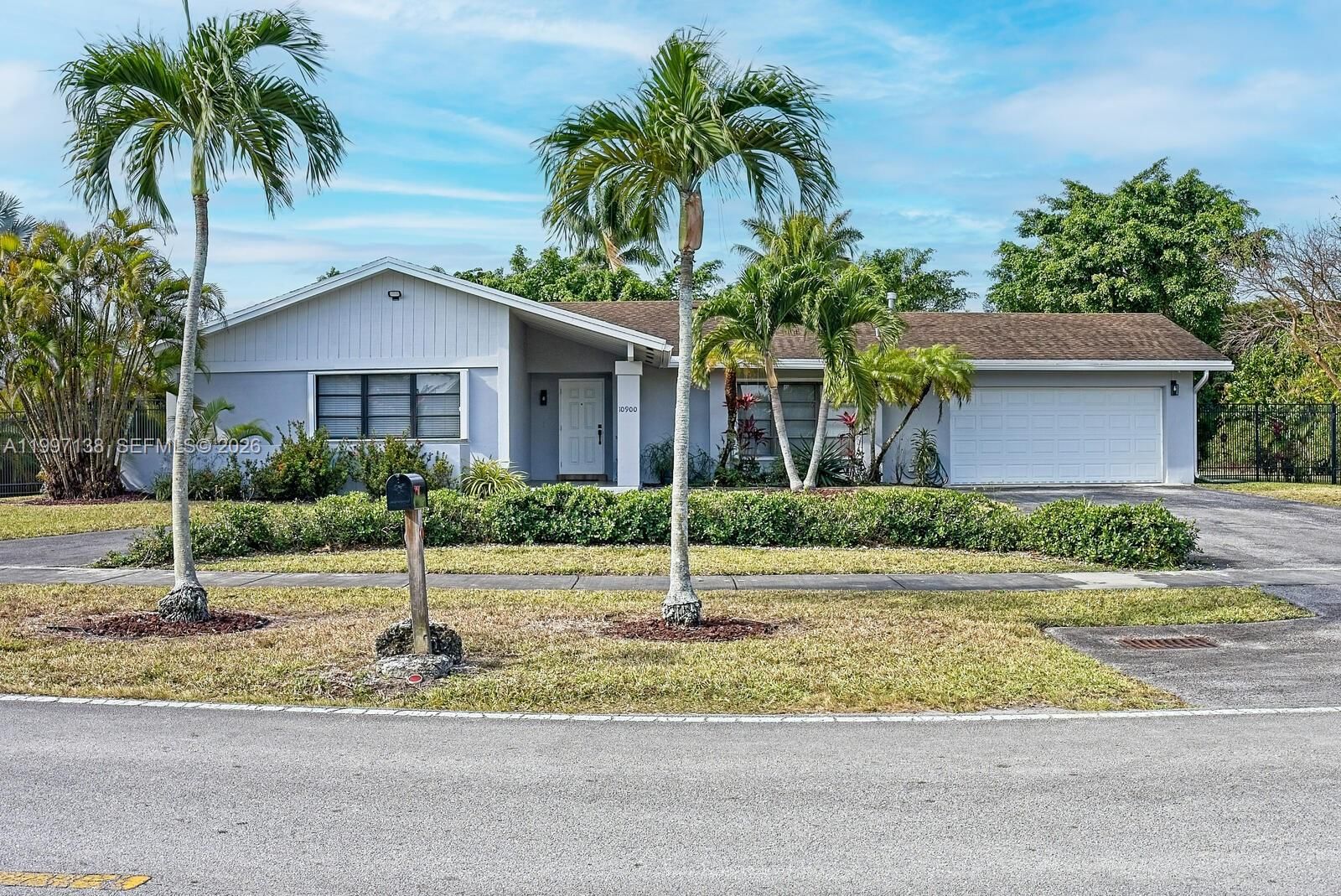 Real estate property located at 10900 124th Rd, Miami-dade, Pine Shore Sec 7, Miami, FL