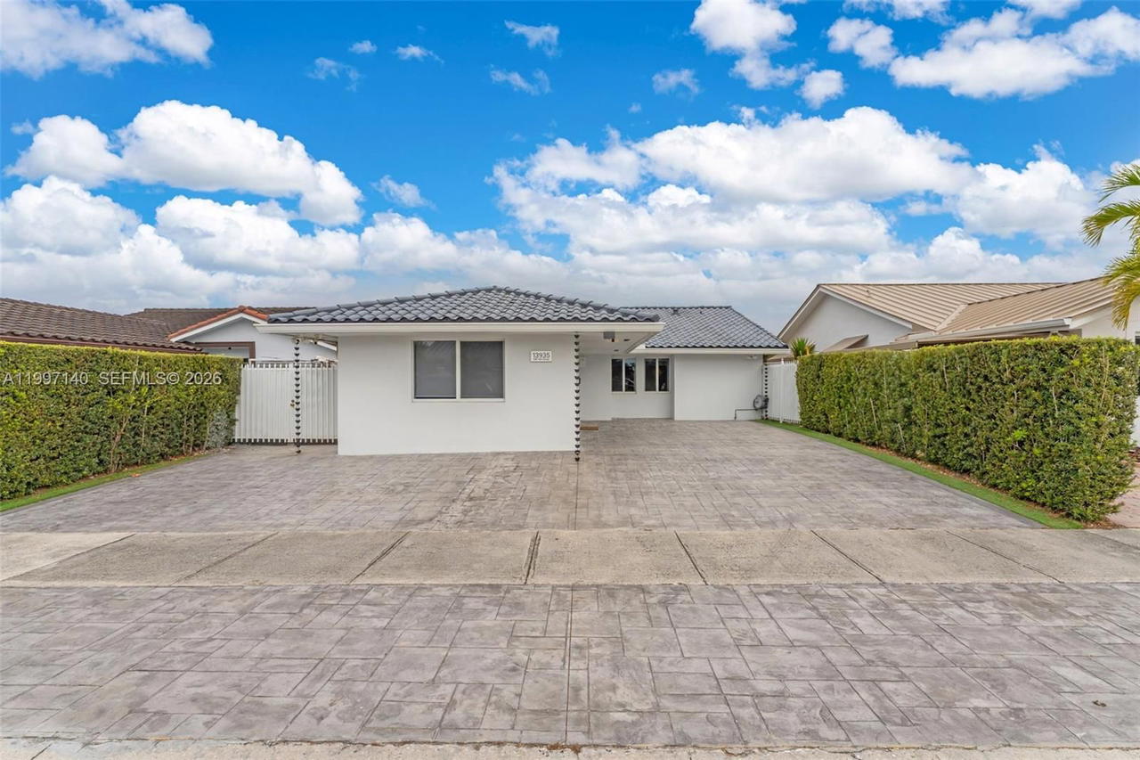 Real estate property located at 13935 10th St, Miami-dade, Edith Estates 1st Addn, Miami, FL