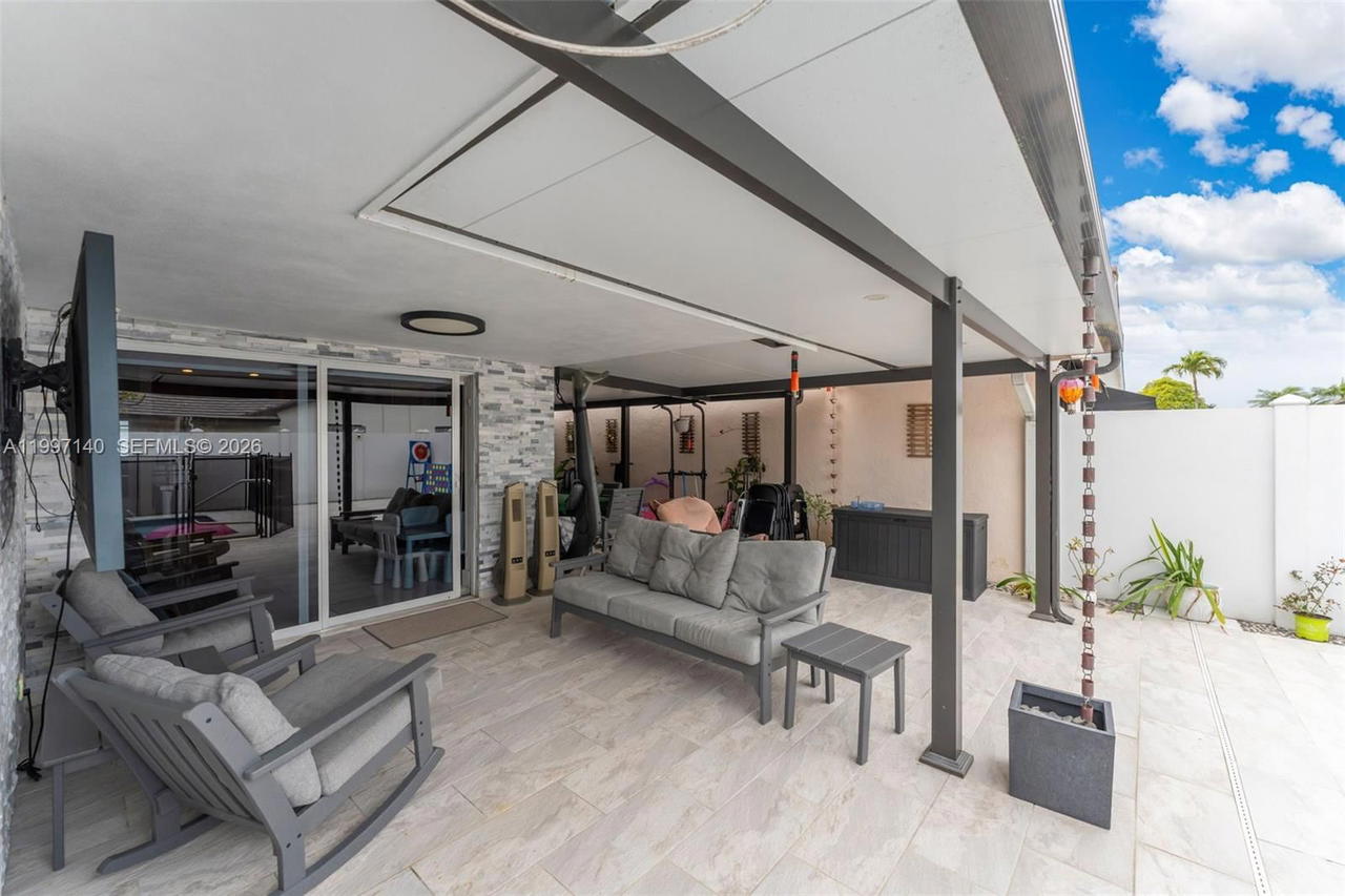 Real estate property located at 13935 10th St, Miami-dade, Edith Estates 1st Addn, Miami, FL
