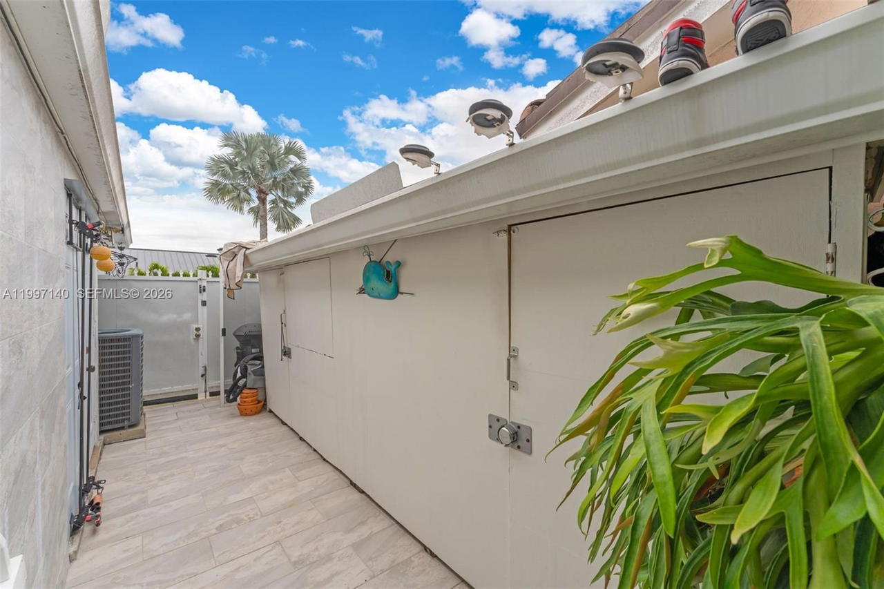 Real estate property located at 13935 10th St, Miami-dade, Edith Estates 1st Addn, Miami, FL