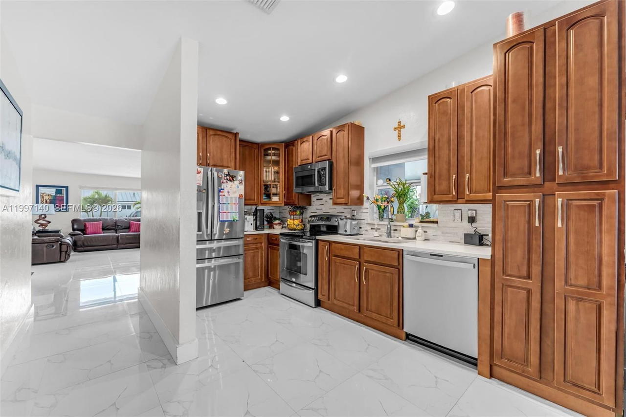 Real estate property located at 13935 10th St, Miami-dade, Edith Estates 1st Addn, Miami, FL