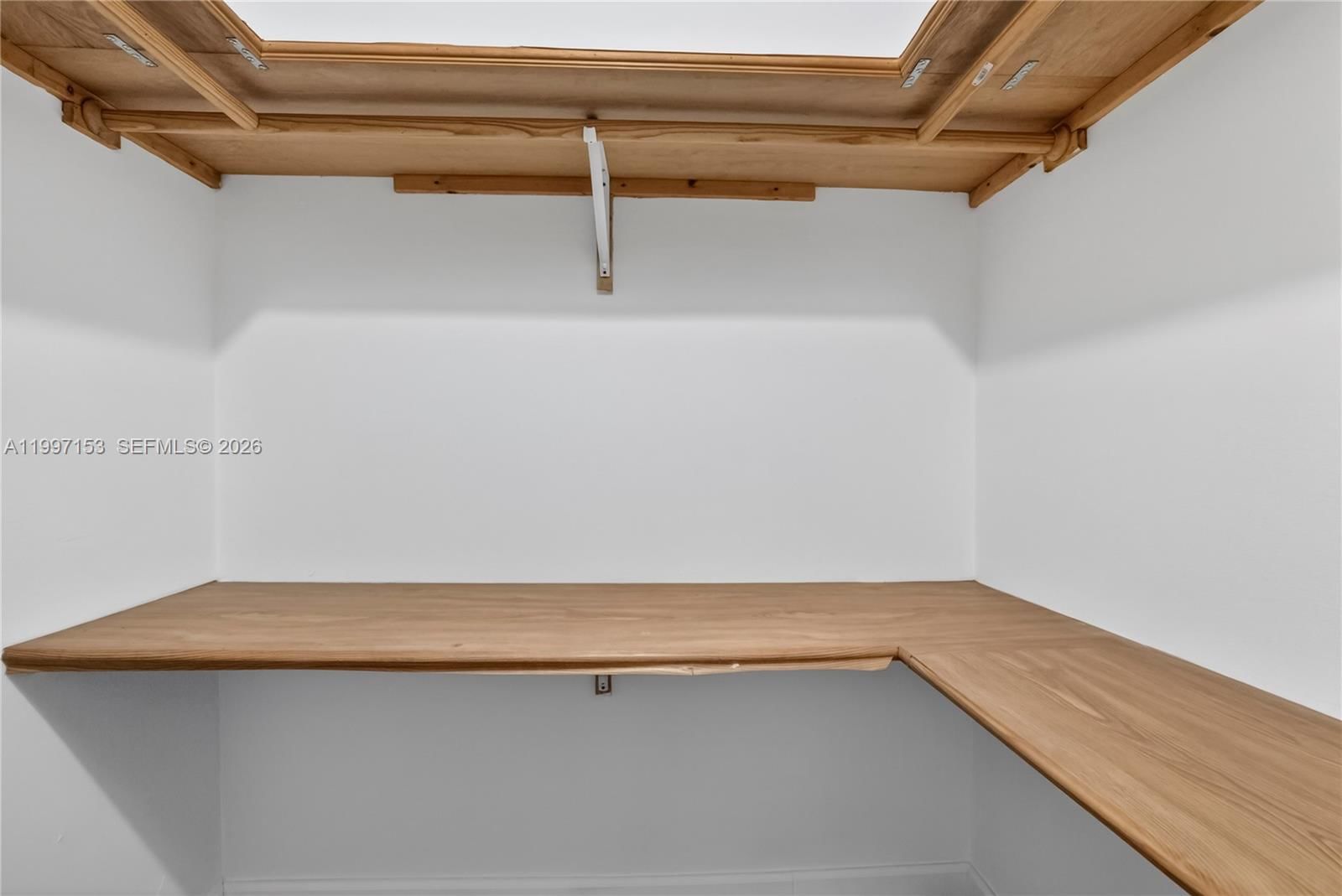 Real estate property located at 6201 Falls Cir Dr #207, Broward, Inverrary Country Club, Lauderhill, FL