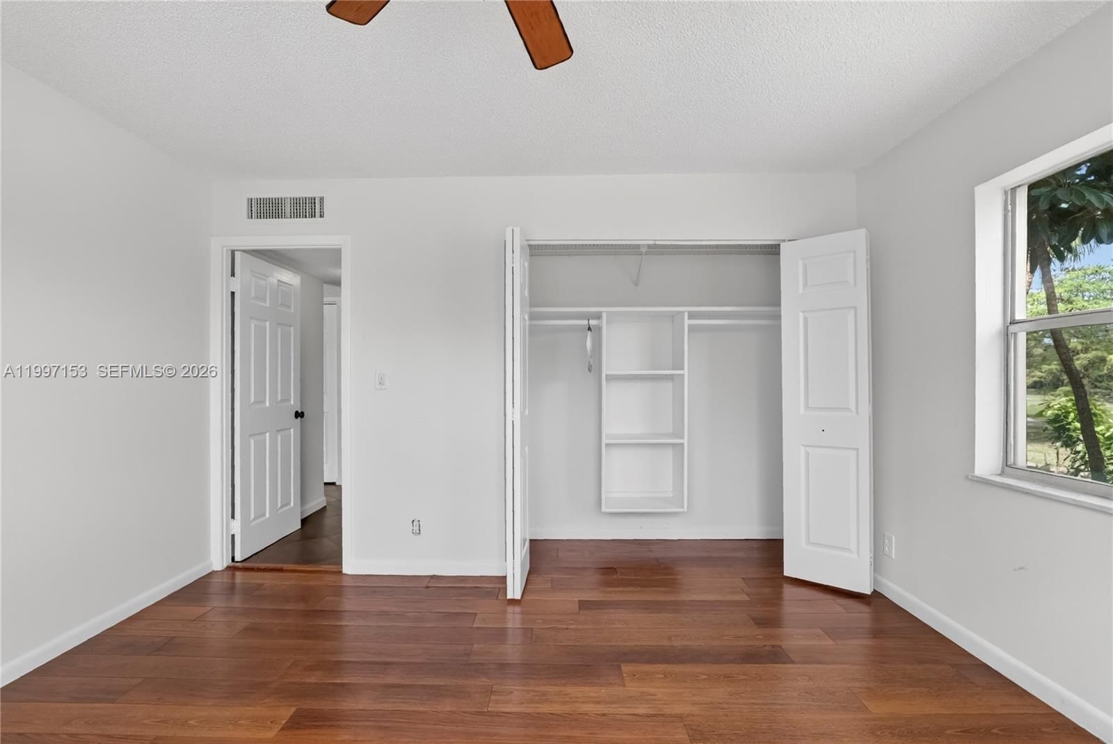 Real estate property located at 6201 Falls Cir Dr #207, Broward, Inverrary Country Club, Lauderhill, FL