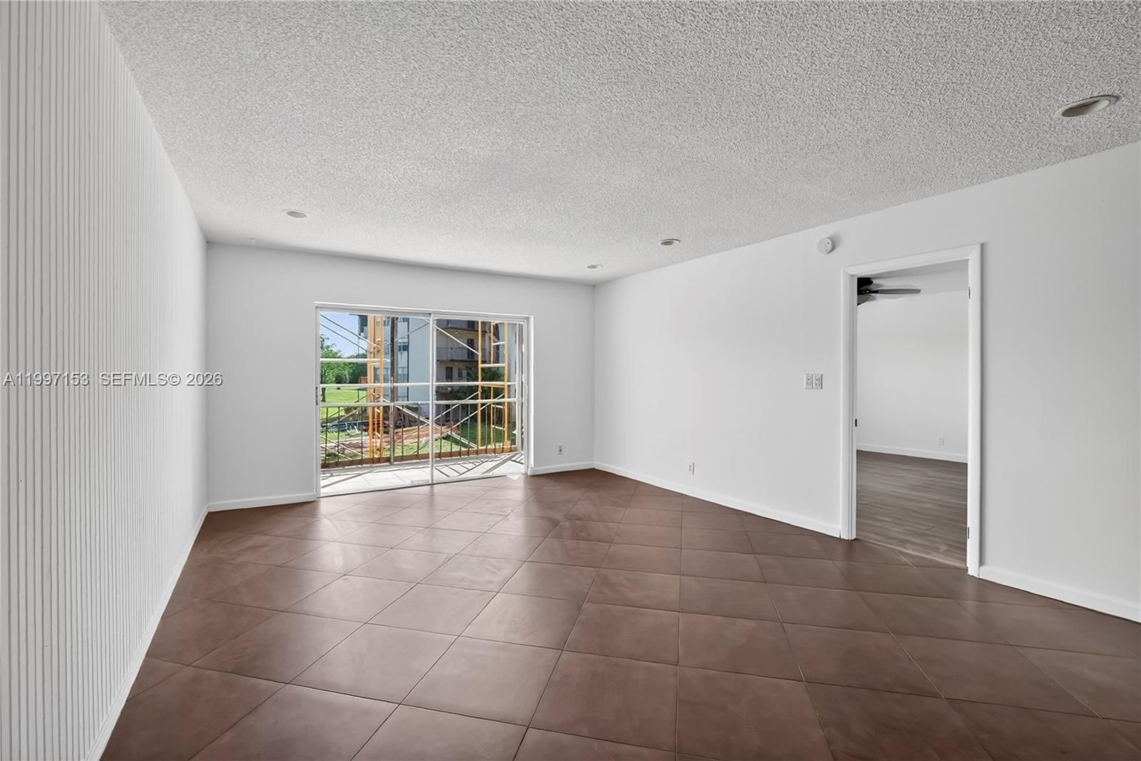 Real estate property located at 6201 Falls Cir Dr #207, Broward, Inverrary Country Club, Lauderhill, FL