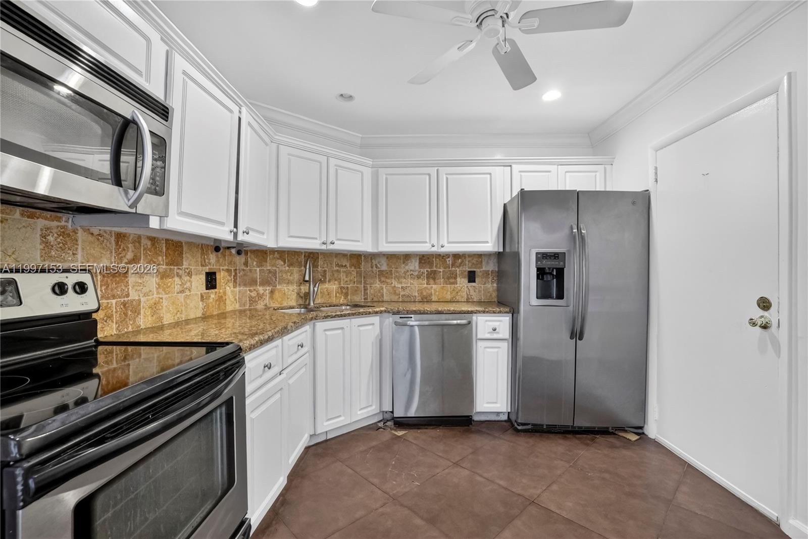 Real estate property located at 6201 Falls Cir Dr #207, Broward, Inverrary Country Club, Lauderhill, FL