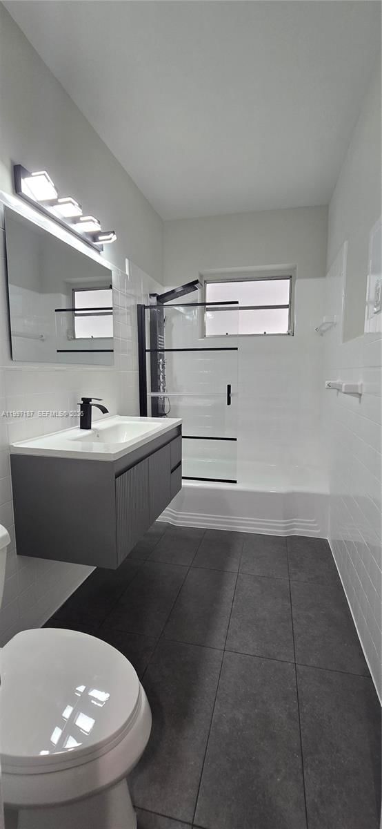 Real estate property located at 75 32nd Ct Rd, Miami-dade, Auburndale Amd, Miami, FL