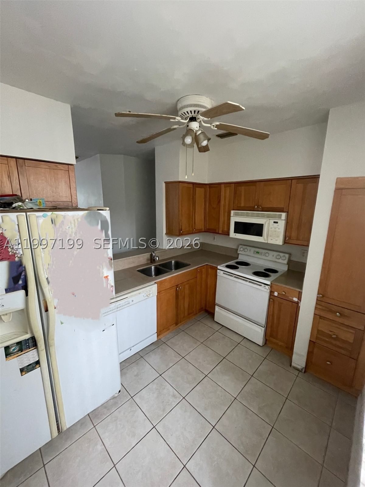 Real estate property located at 870 212th Ter #3, Miami-dade, Sierra Ridge Condo M-41, Miami, FL