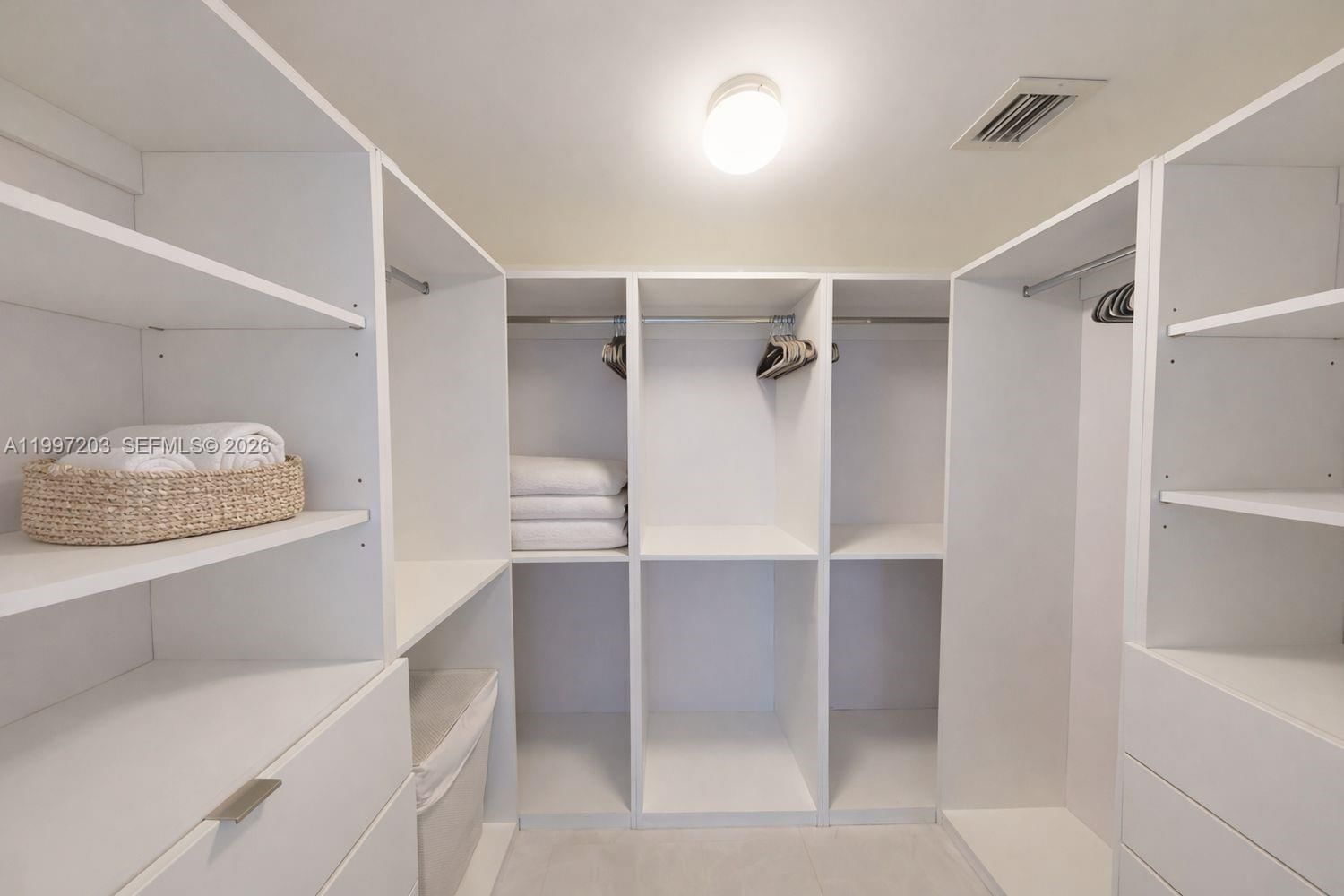 Real estate property located at 650 32nd St #2005, Miami-dade, Paraiso Bay Condo, Miami, FL