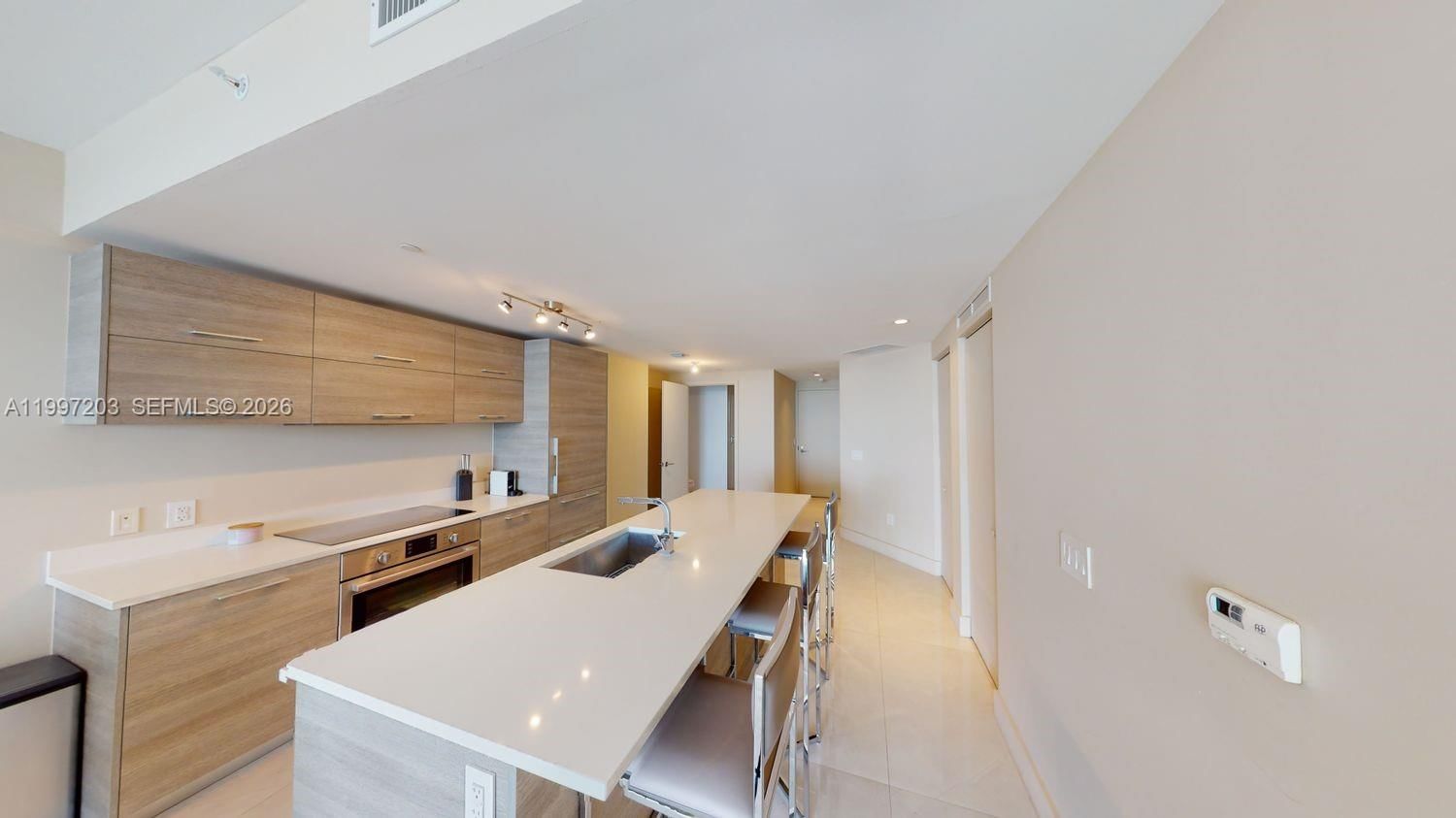 Real estate property located at 650 32nd St #2005, Miami-dade, Paraiso Bay Condo, Miami, FL