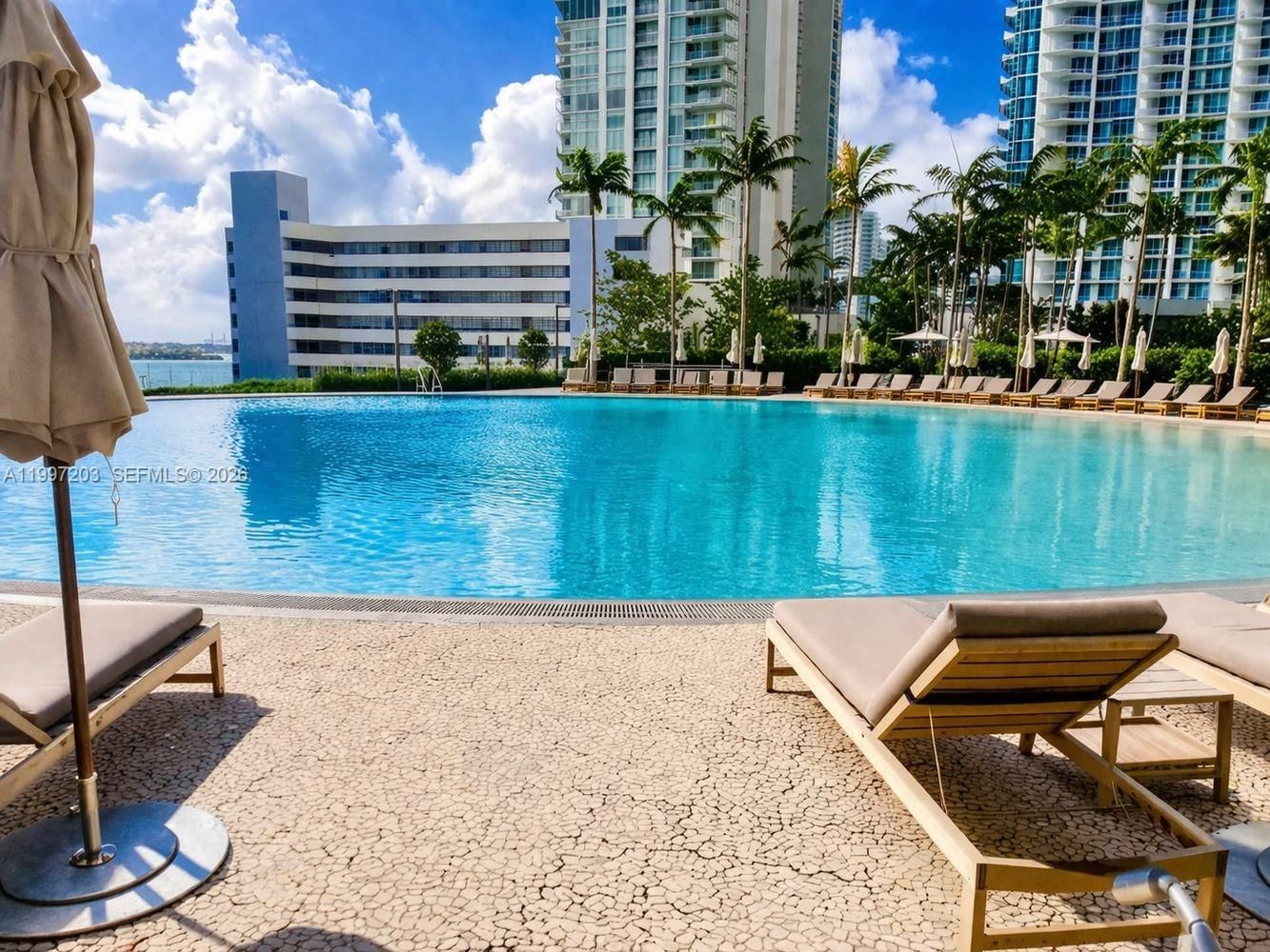 Real estate property located at 650 32nd St #2005, Miami-dade, Paraiso Bay Condo, Miami, FL