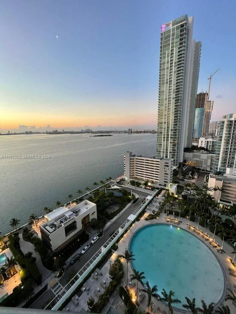 Real estate property located at 650 32nd St #2005, Miami-dade, Paraiso Bay Condo, Miami, FL